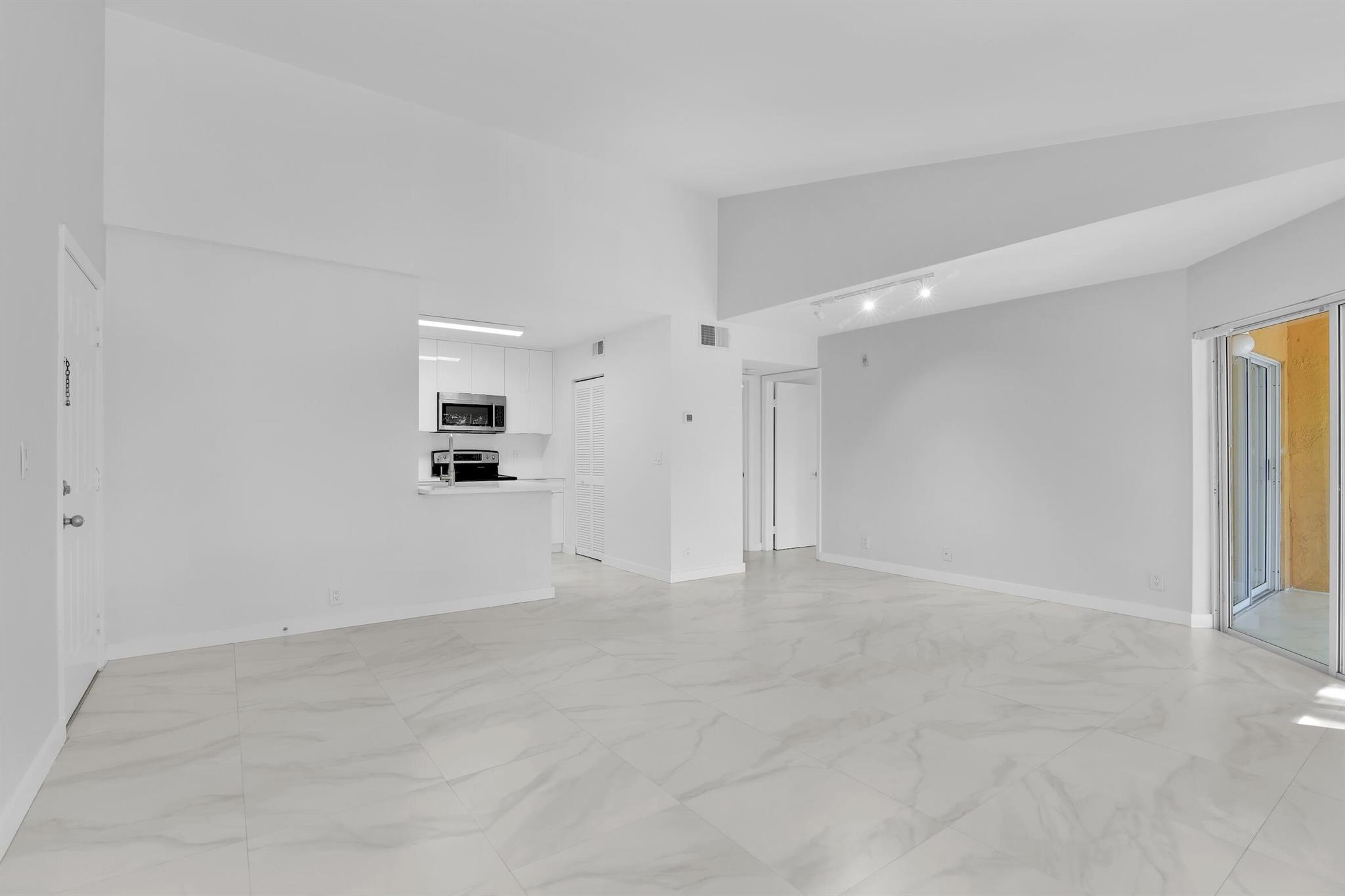 WINDWARD LAKES CONDO - Residential Lease