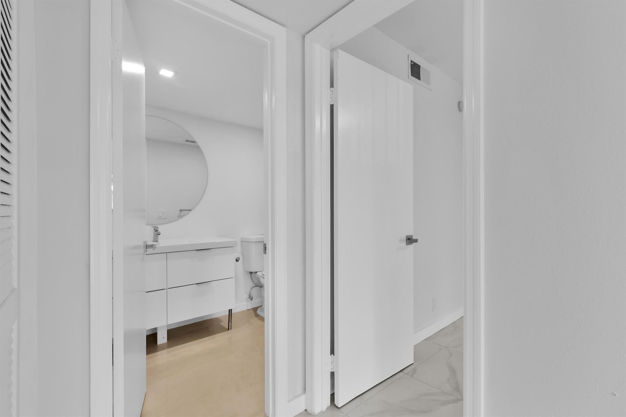 WINDWARD LAKES CONDO - Residential Lease