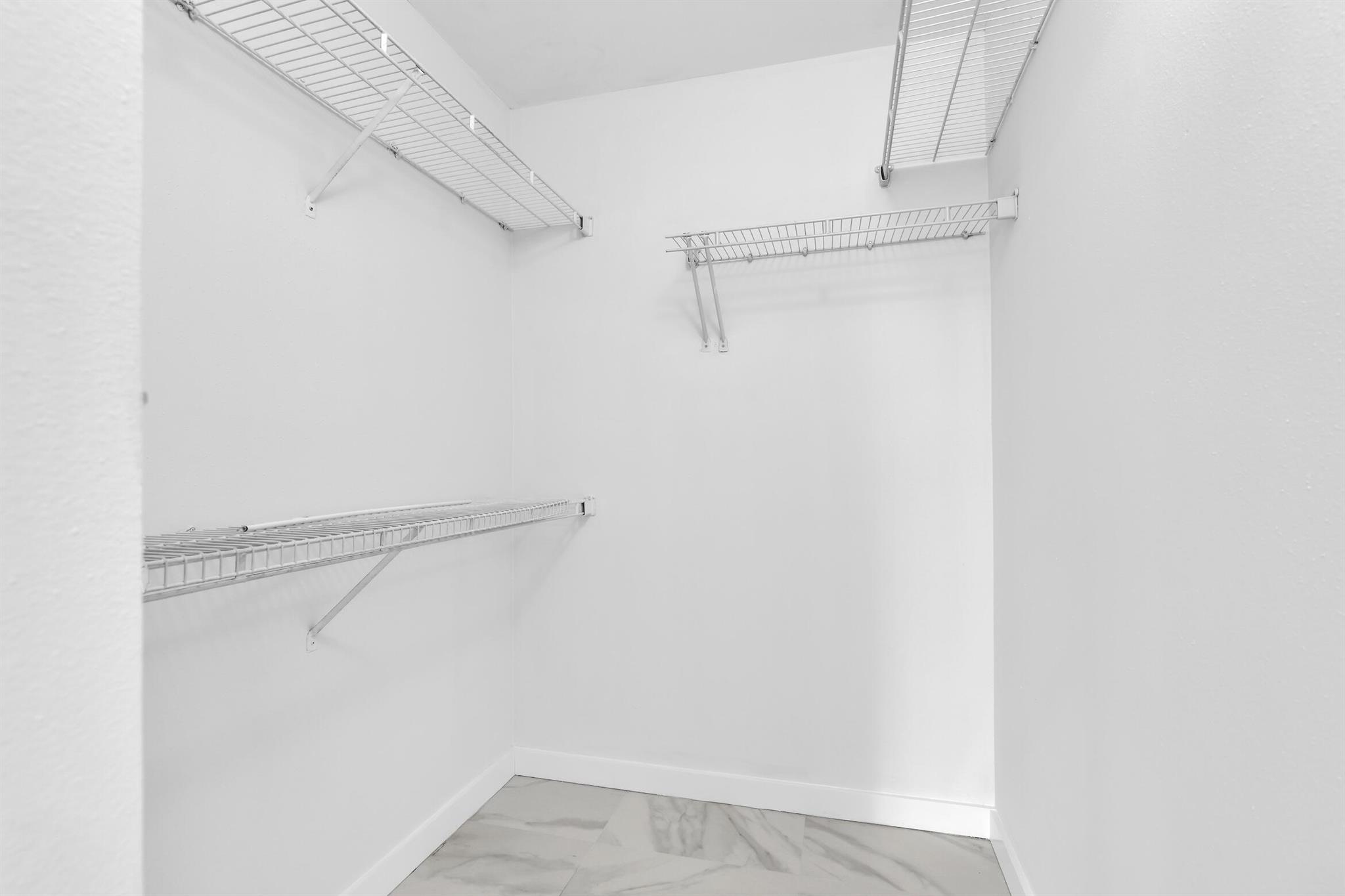 WINDWARD LAKES CONDO - Residential Lease