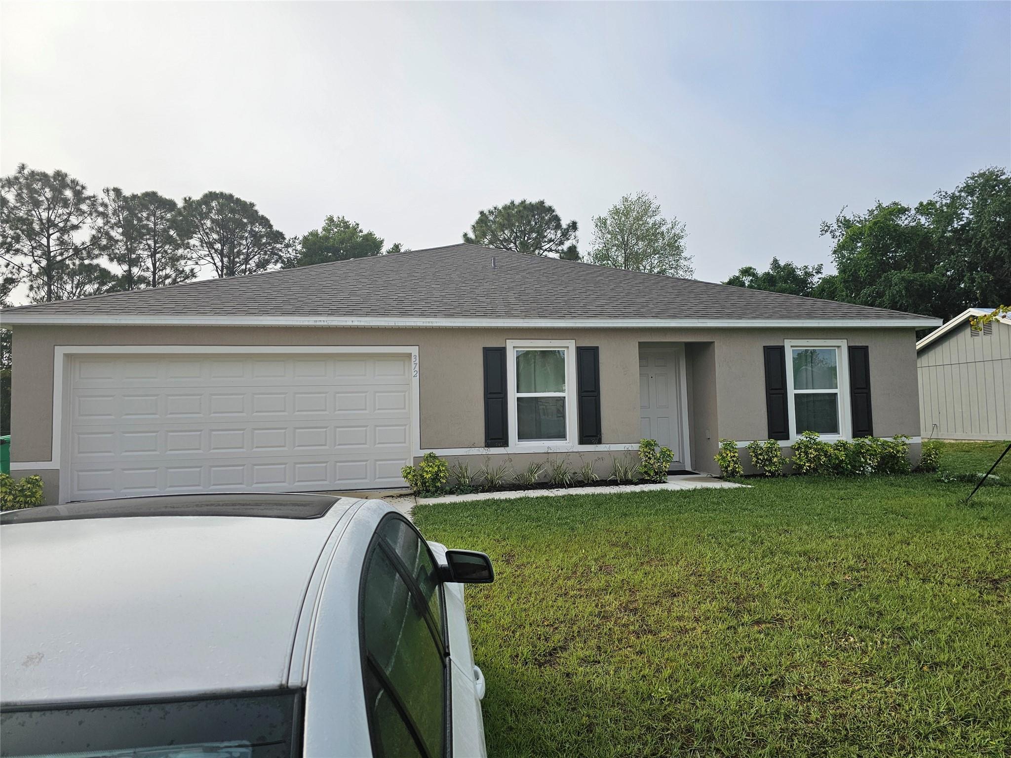 BEAUTIFULL NEW CONSTRUCTION HOME LOCATED IN THE HEART OF PORT ST LUCIE, 4BEDROOMS AND 2 BATHS, WASHER AND DRYER INCLUDED, CLOSE TO HIGHWAY, SCHOOLS AND SHOPPING CENTER. NO HOA APPROVAL REQUIRE, JUST 1ST MONTHH AND ONE DEPOSIT.