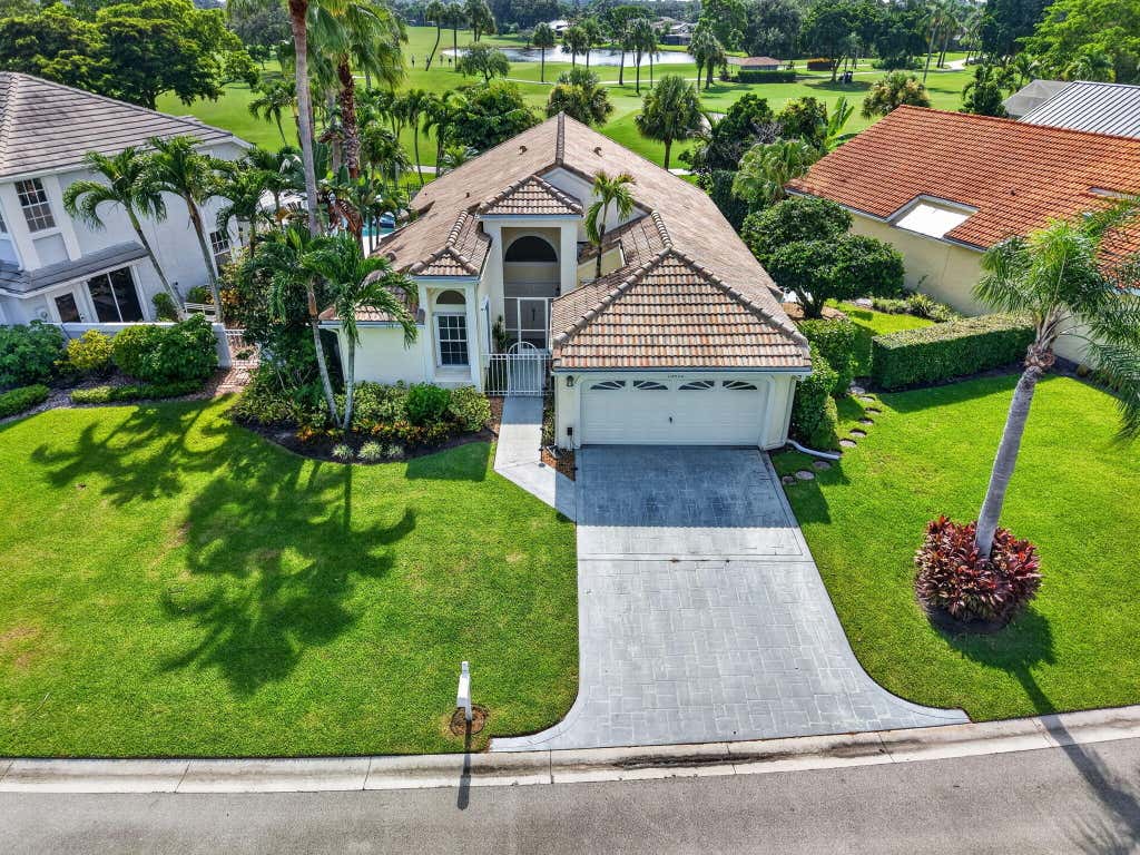 Photo of 13910 Cross Pointe Court, Palm Beach Gardens, FL 33418 (MLS # B26057494)