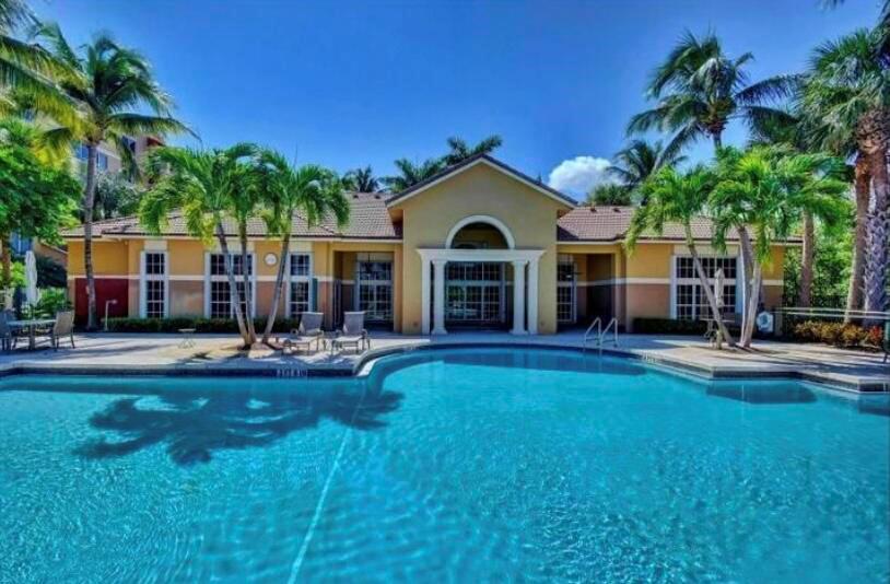 1100 Scotia Drive 102