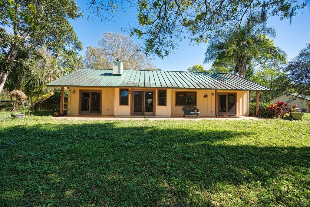 Photo of 18484 131st Trail N, Jupiter, FL 33478 (MLS # R11069775)