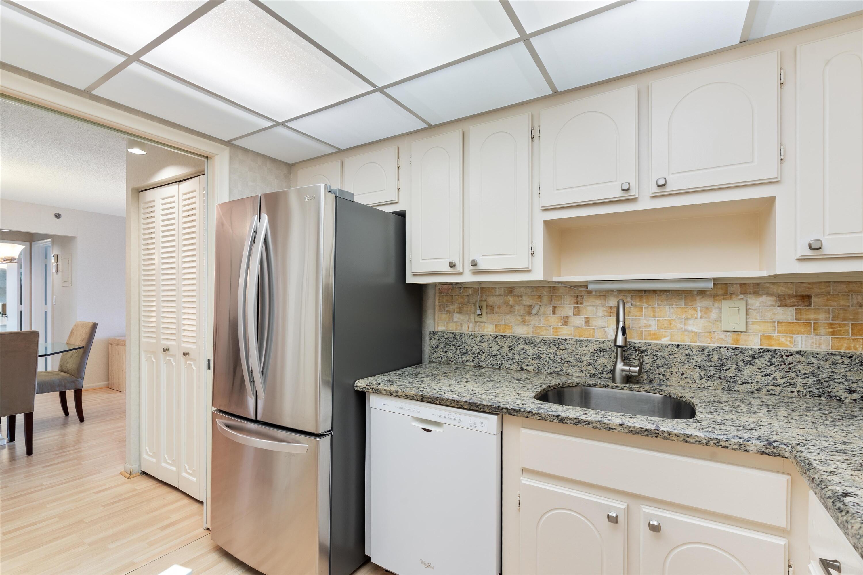 AMBASSADORS V NORTH CONDO - Residential