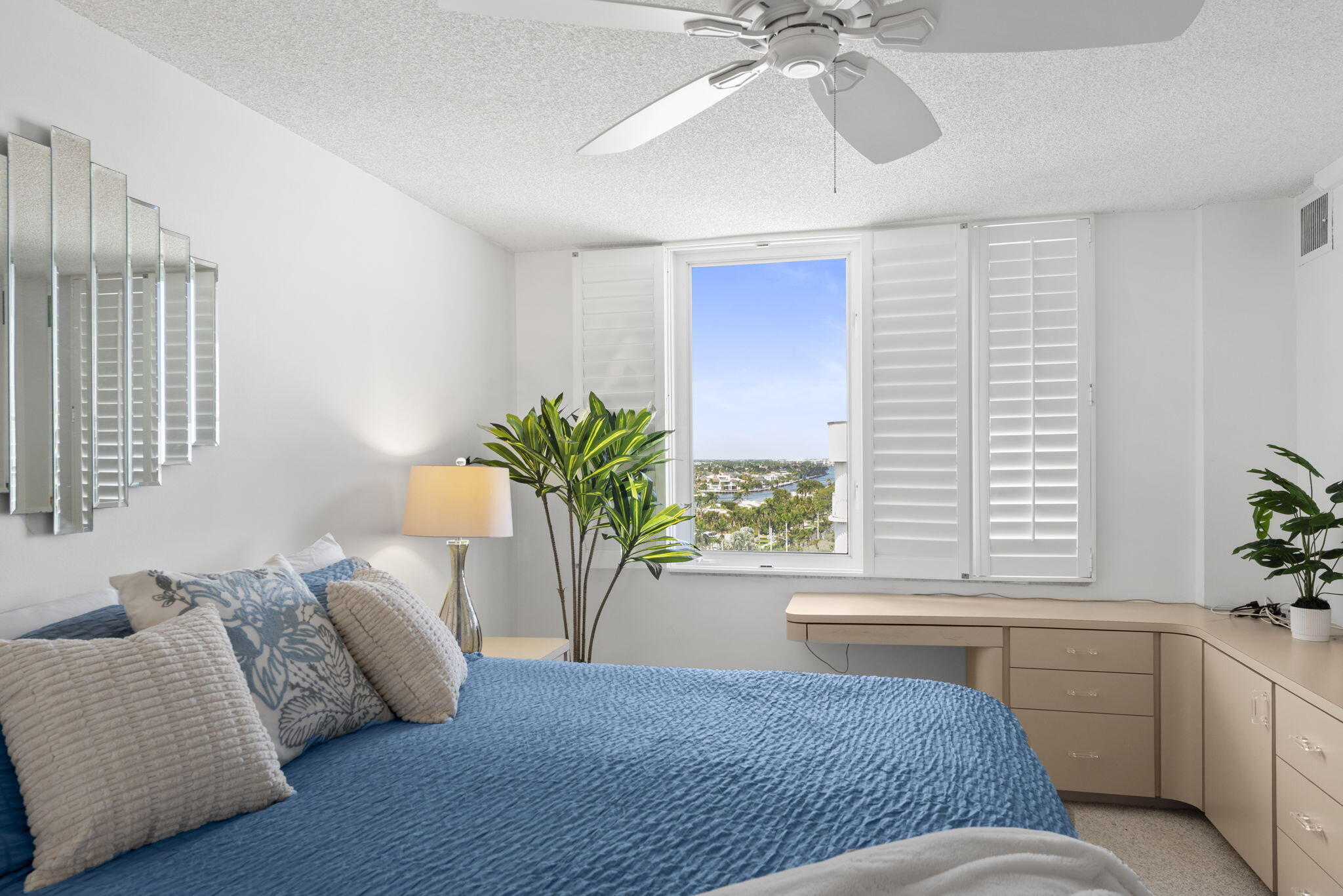 3215 S Ocean Boulevard 906