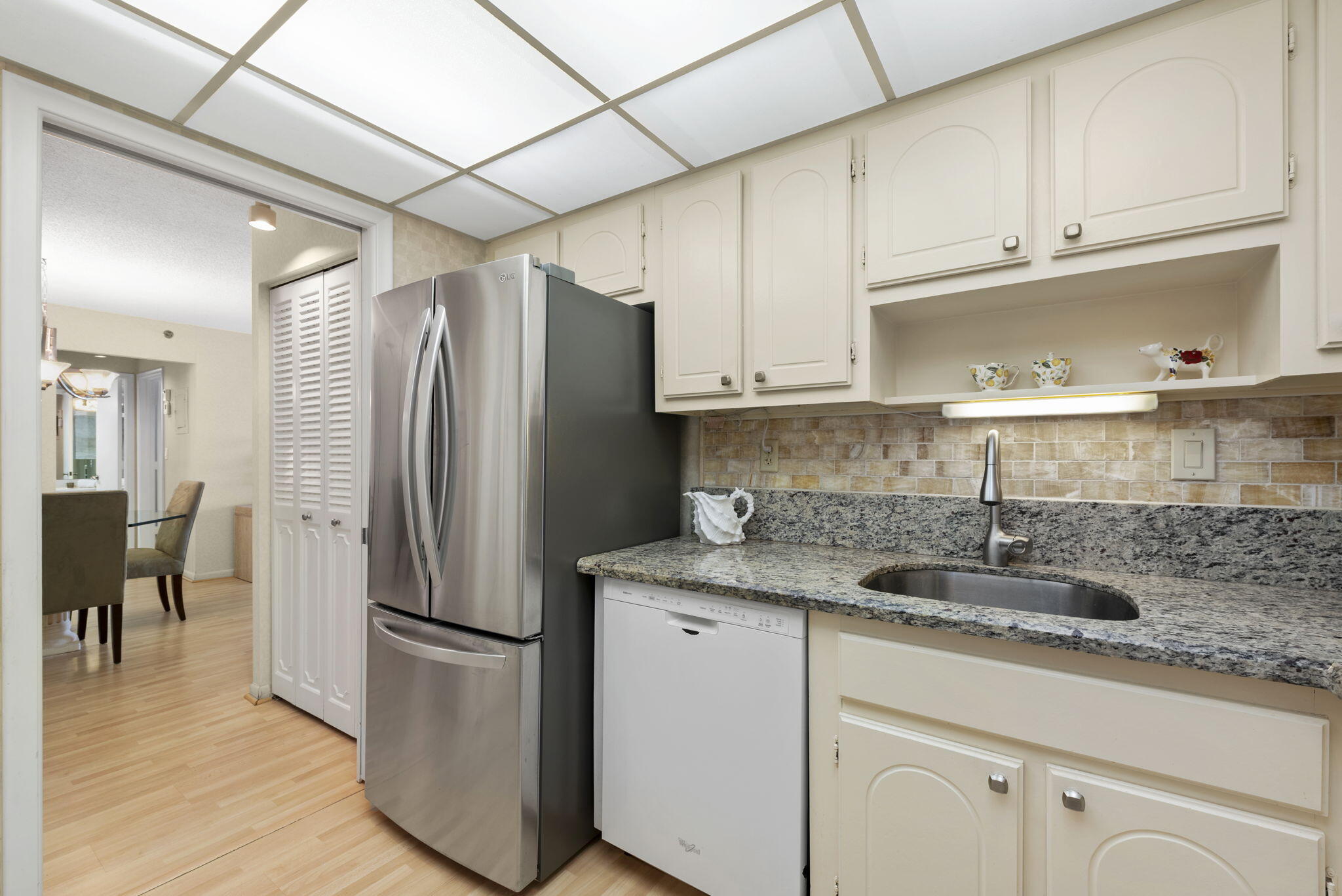 AMBASSADORS V NORTH CONDO - Residential