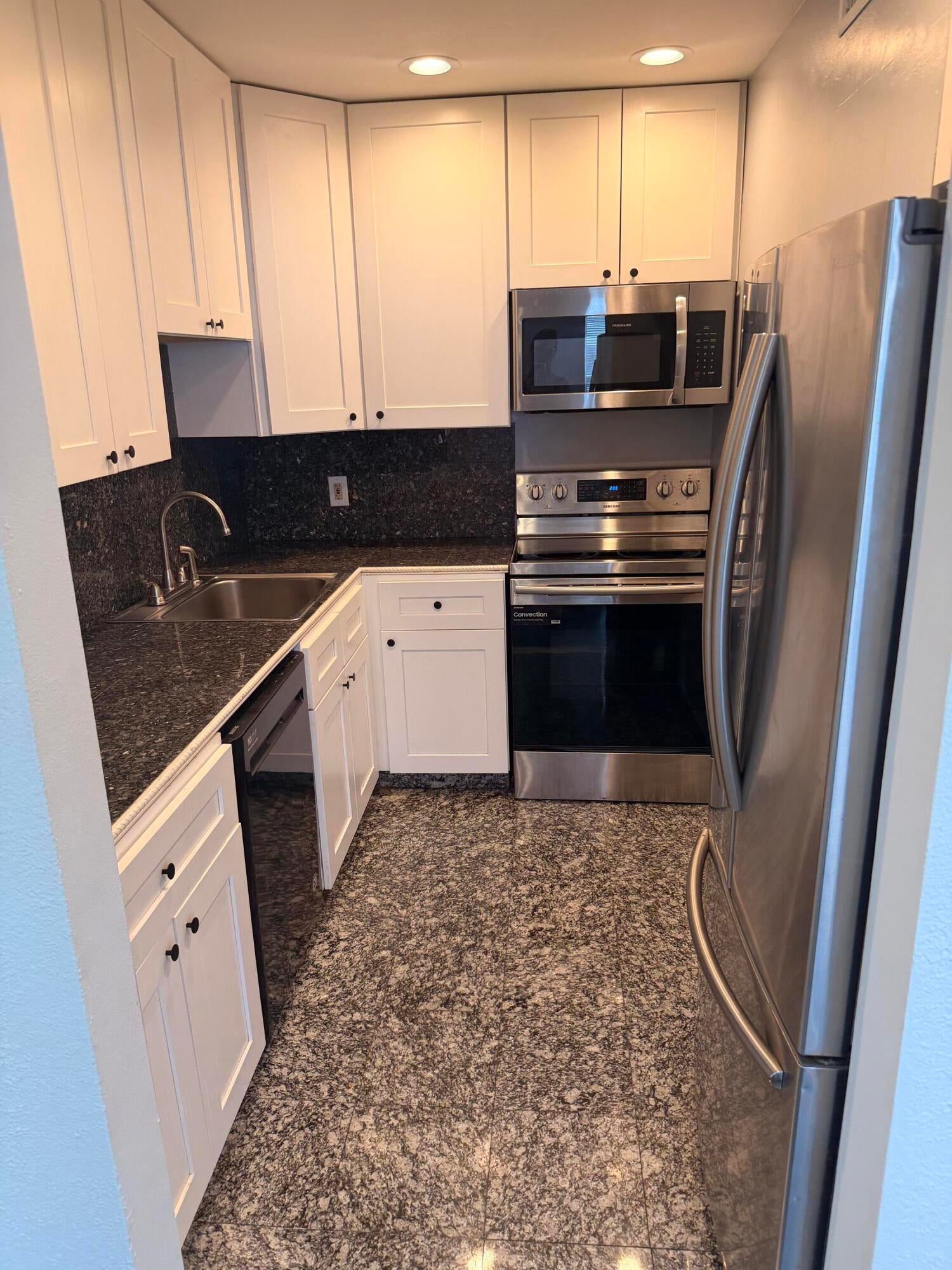 2840 NE 14th Street 403a