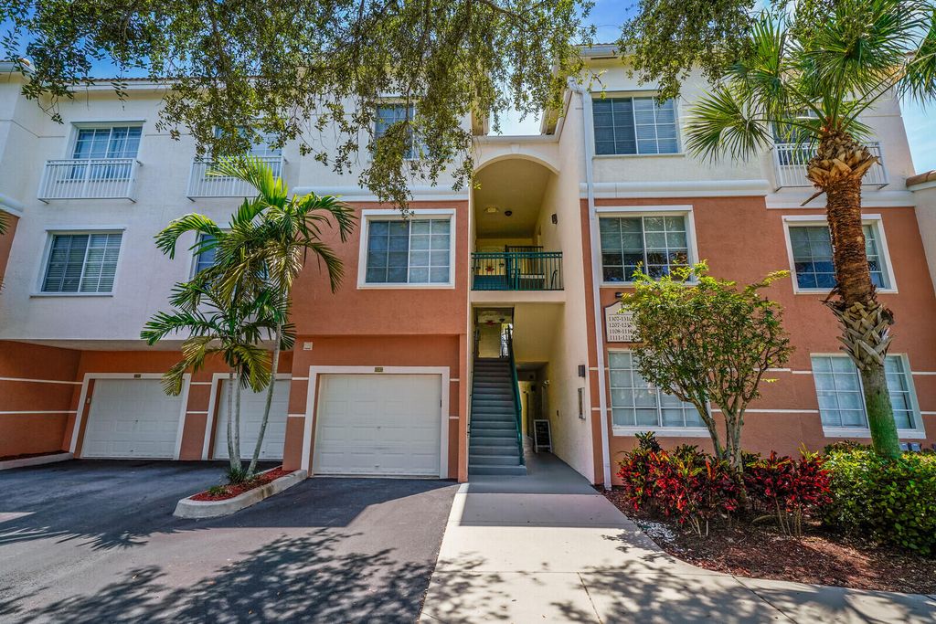 Photo of 1310 Myrtlewood Circle E, Palm Beach Gardens, FL 33418 (MLS # R10987501)