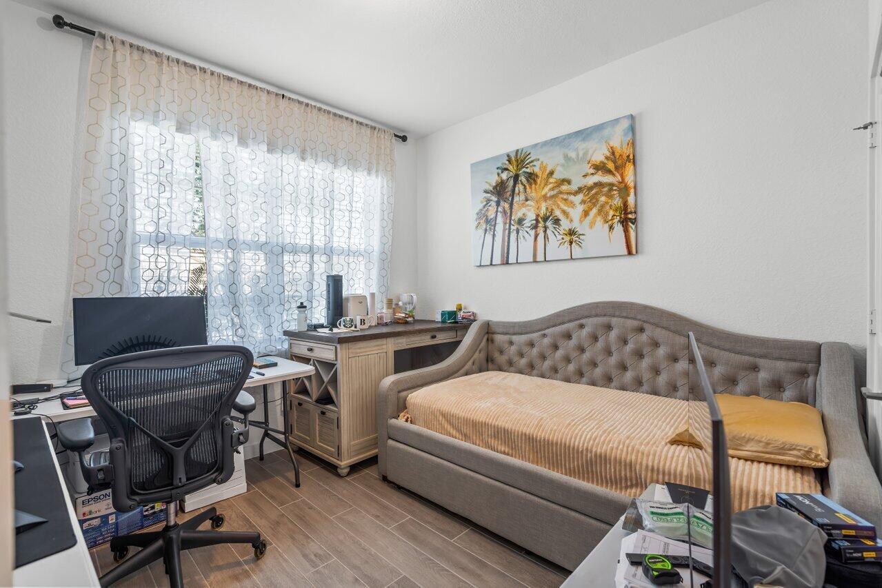 Seawalk - Residential