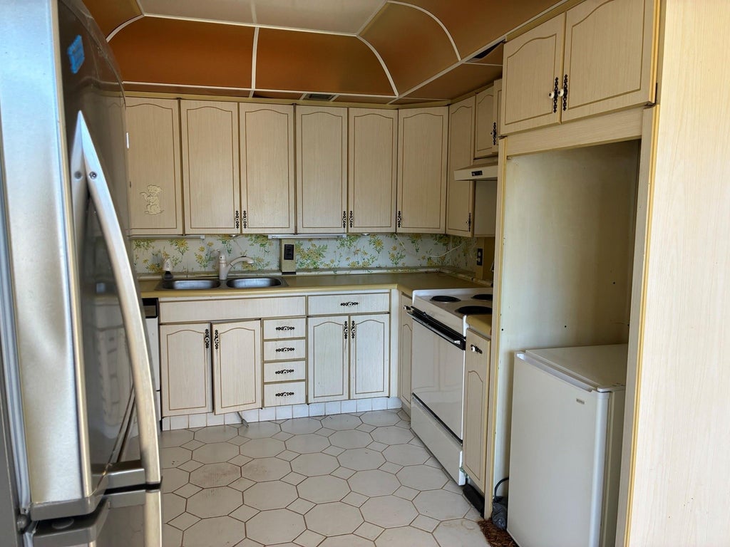 Photo of 1024 Farnham O #1024, Deerfield Beach, FL 33442 (MLS # F10537820)