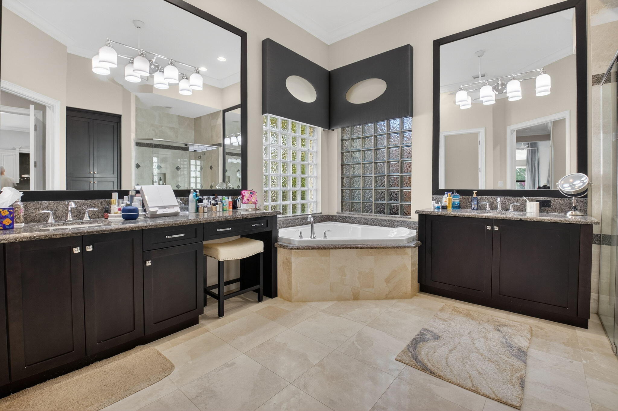 SEVEN BRIDGES - Residential