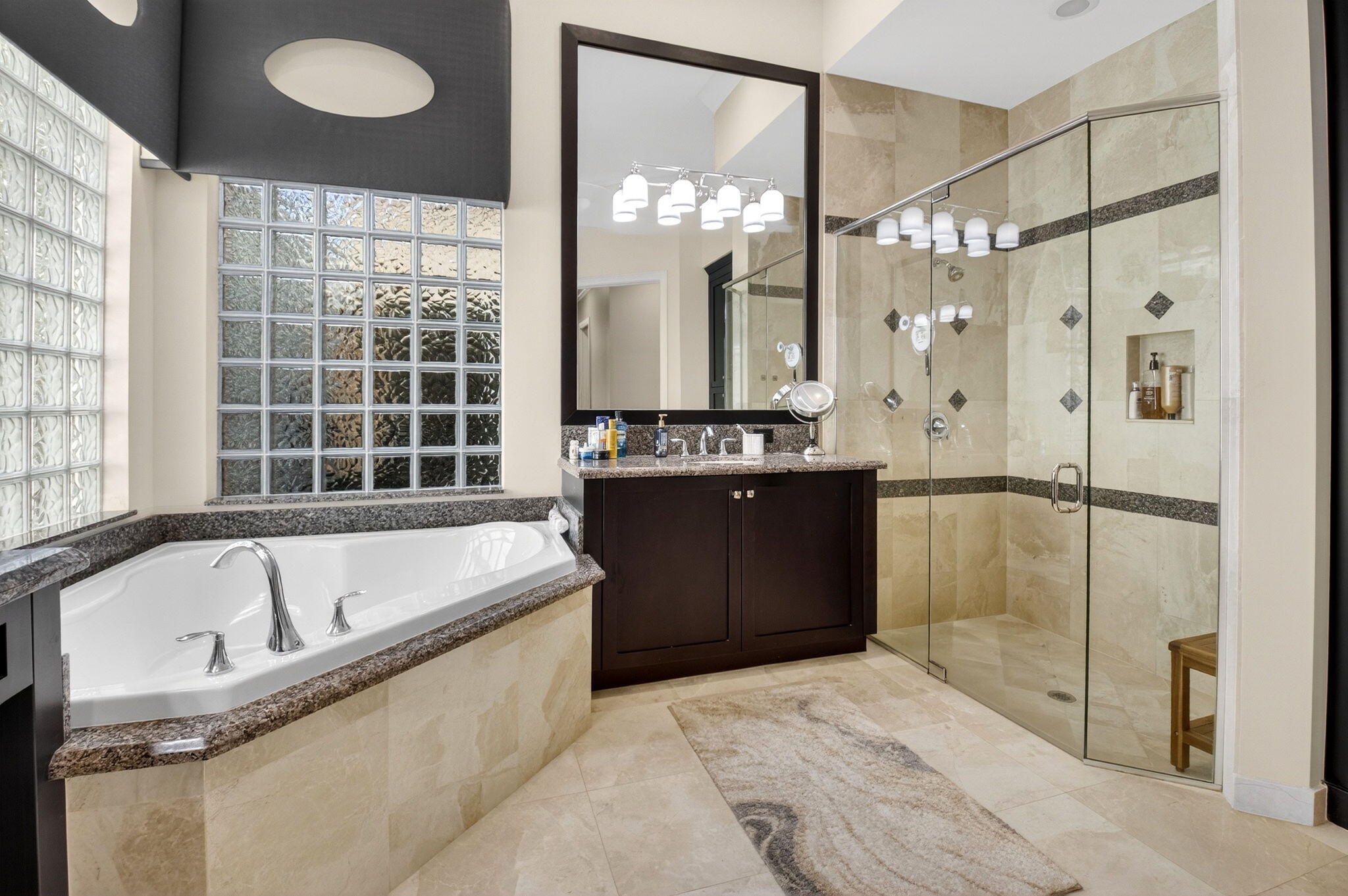 SEVEN BRIDGES - Residential