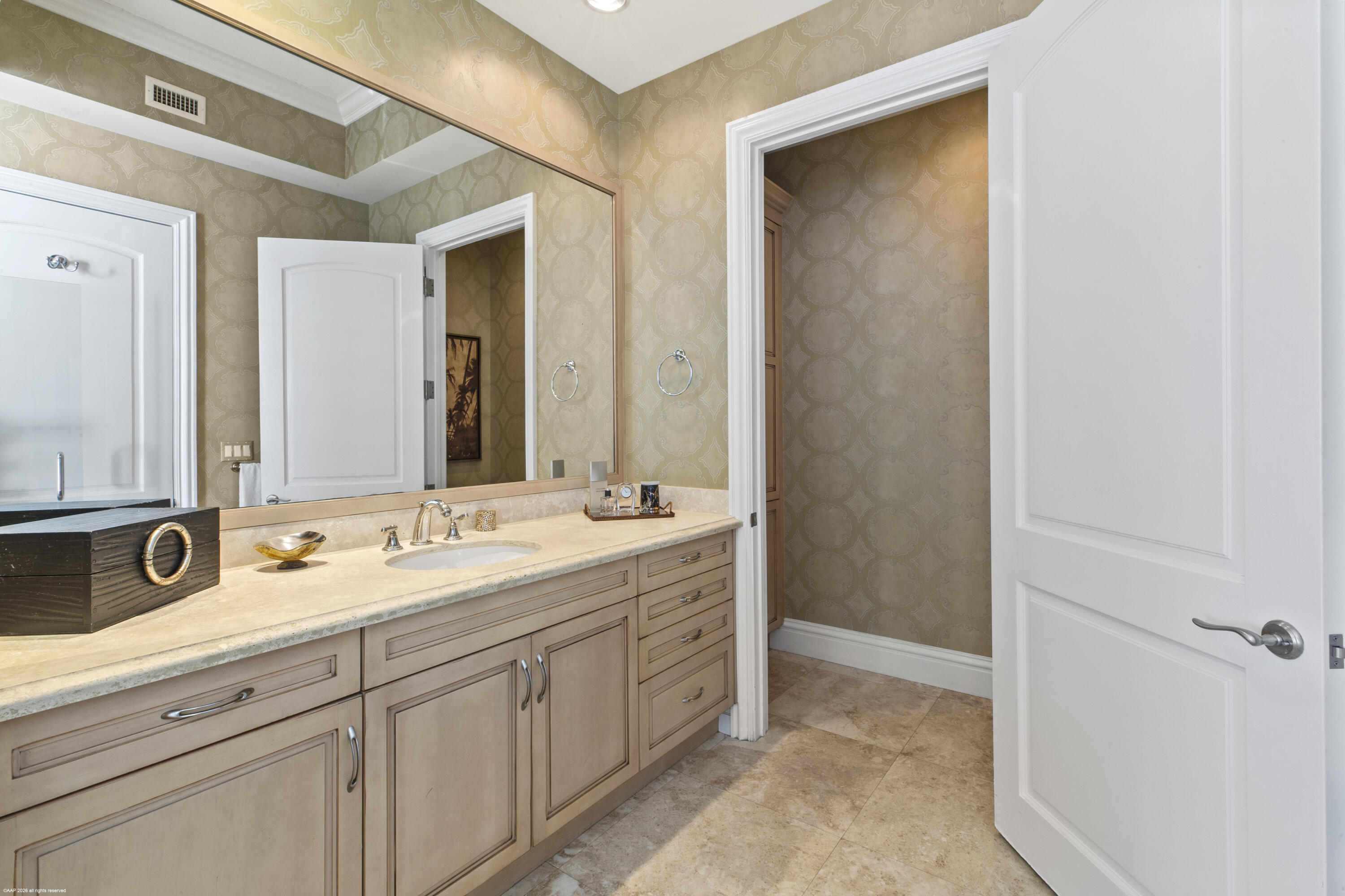 ONE SINGER ISLAND CONDO - Residential