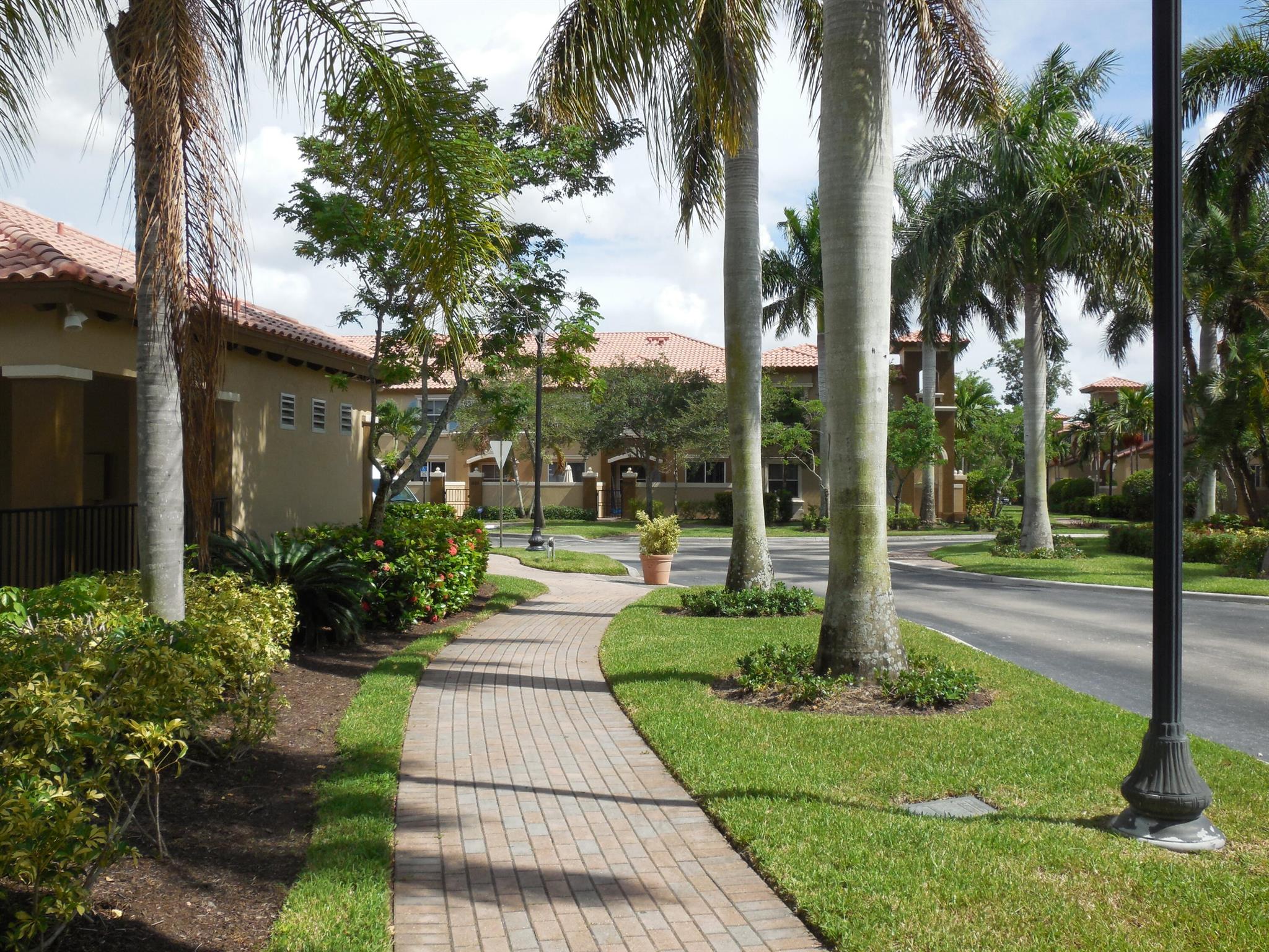 LINKS AT EMERALD DUNES - Residential