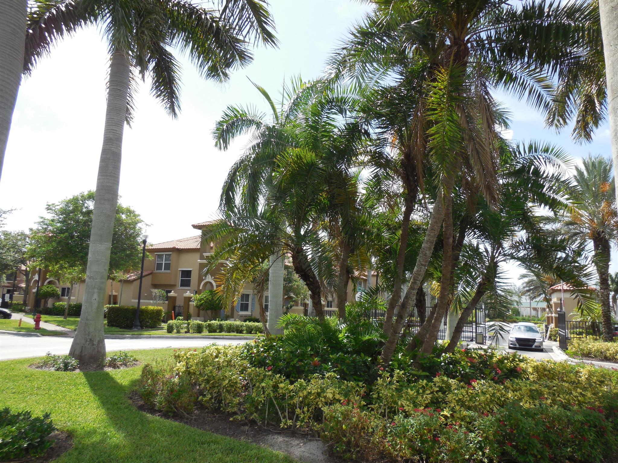 LINKS AT EMERALD DUNES - Residential