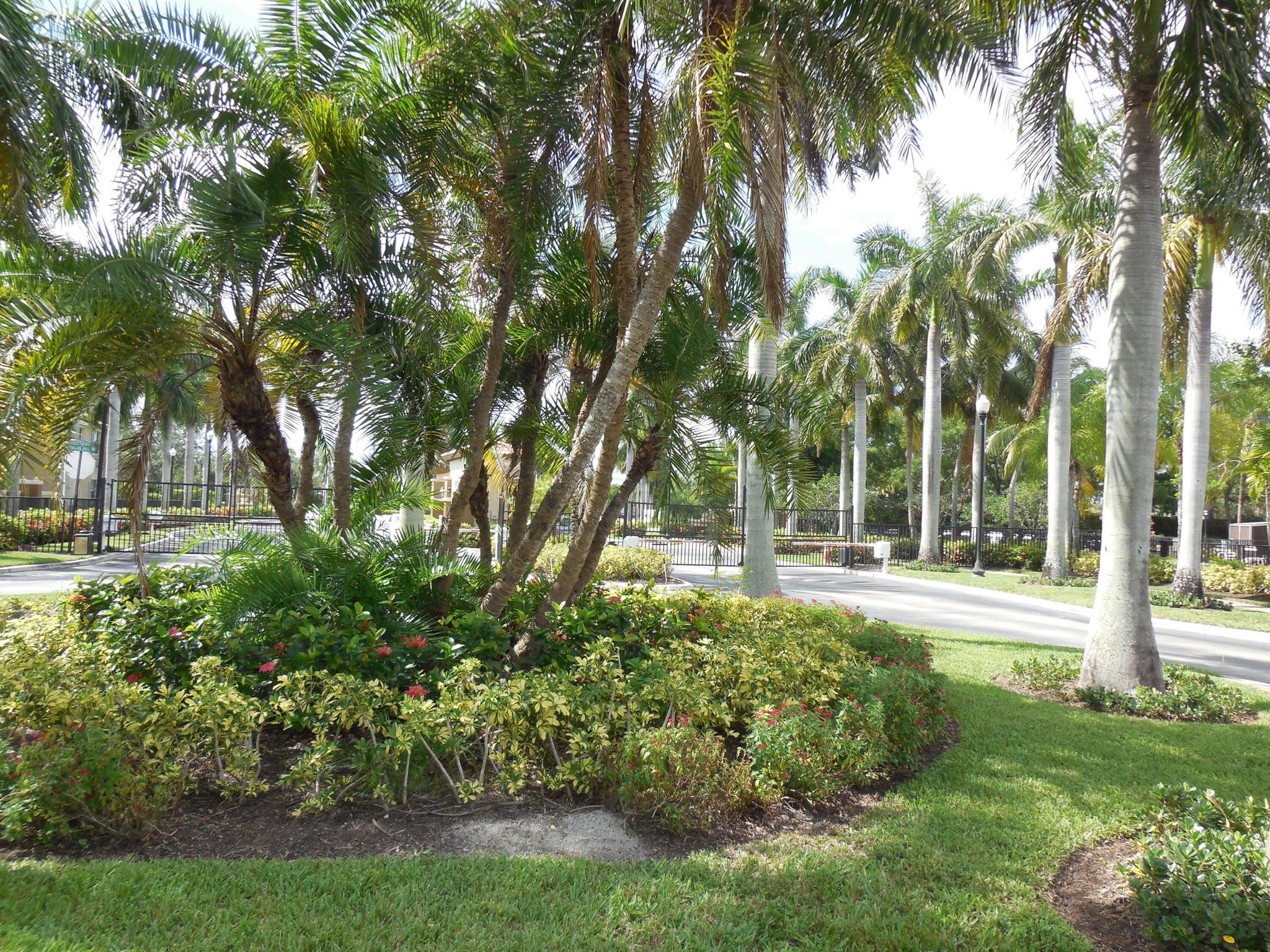 LINKS AT EMERALD DUNES - Residential