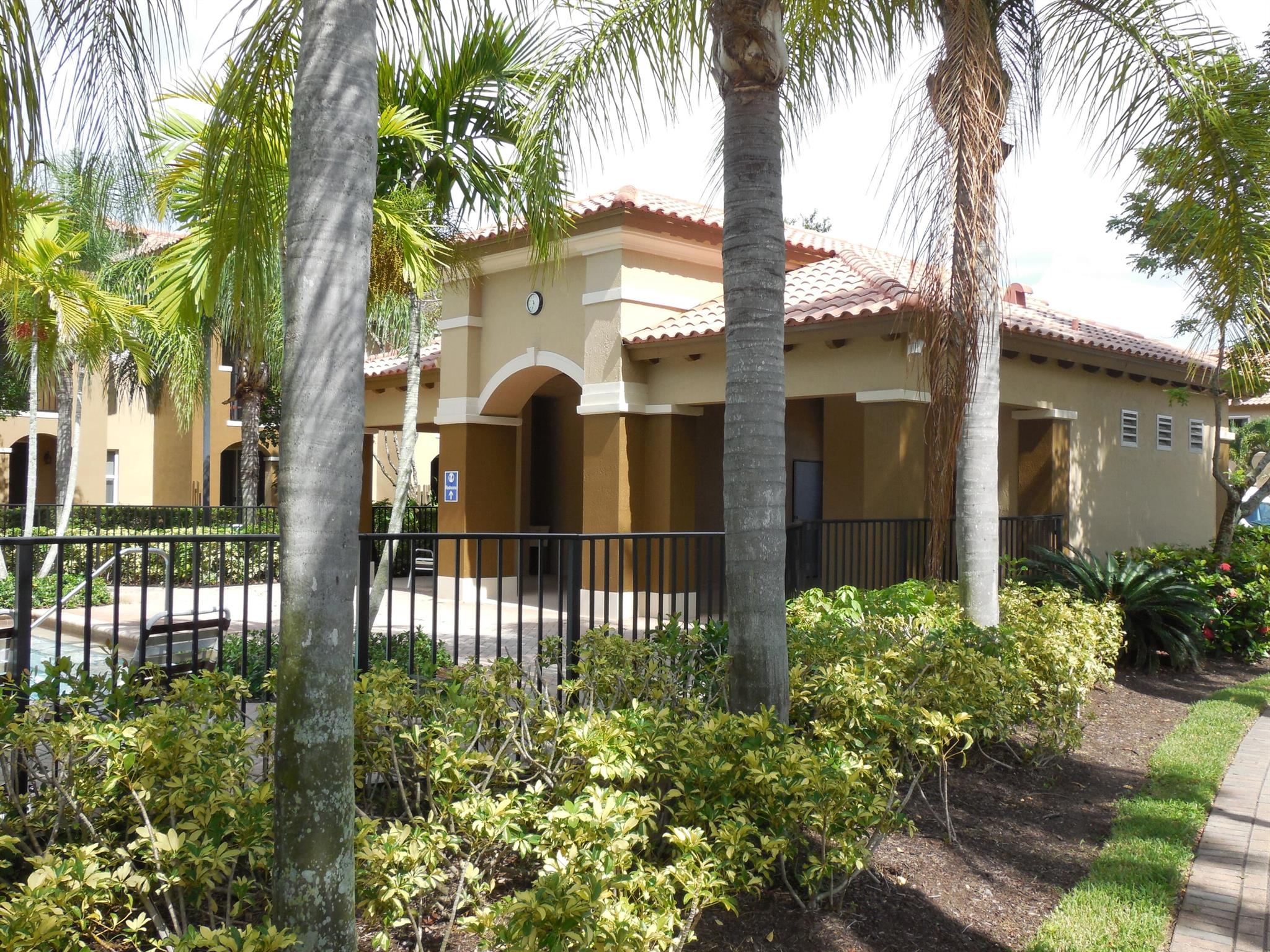 LINKS AT EMERALD DUNES - Residential