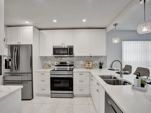 9266 Vista Del Lago B, Boca Raton, FL MLS: R10953655