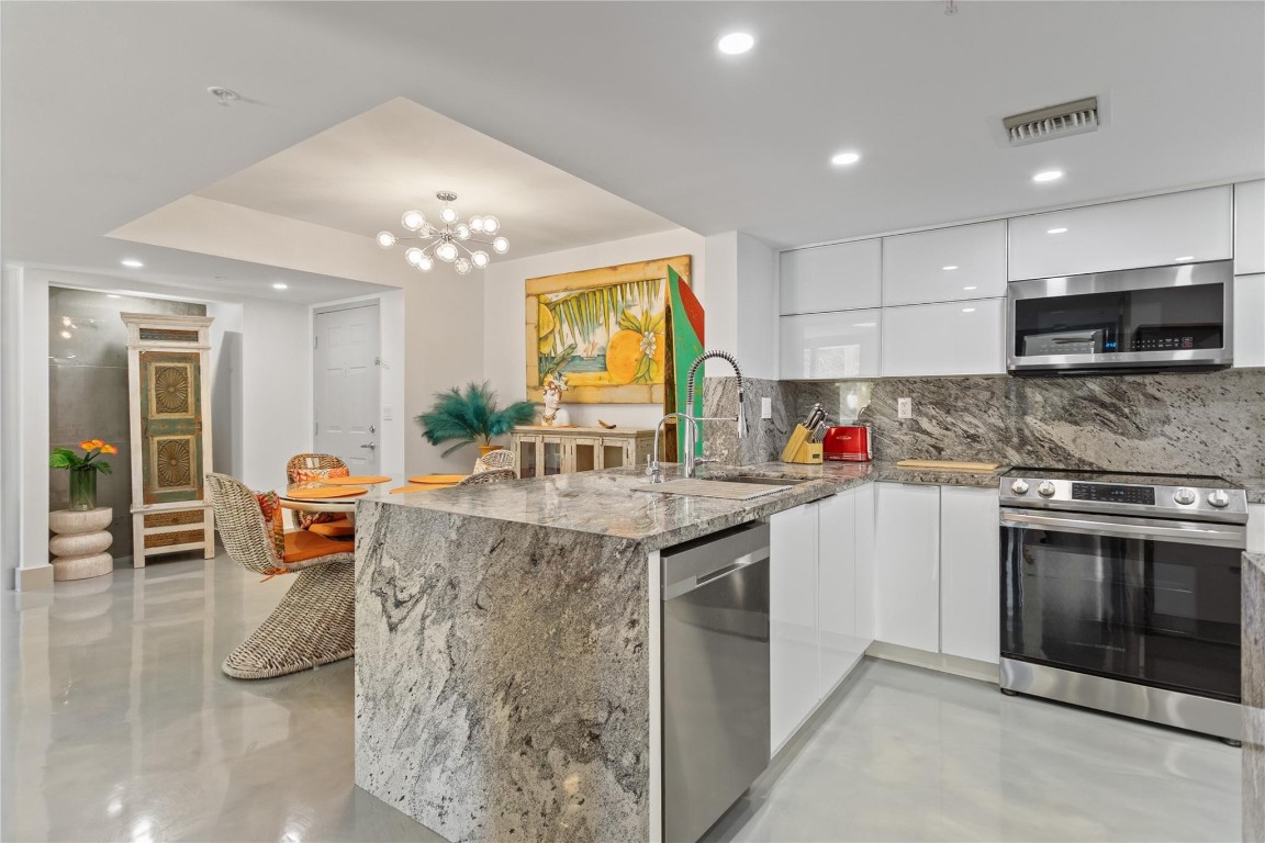 LAS OLAS BY THE RIVER CON - Residential