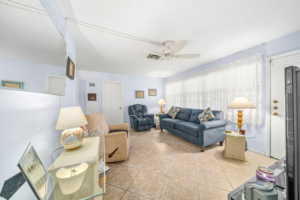 SEMINOLE MANOR 2 - Residential