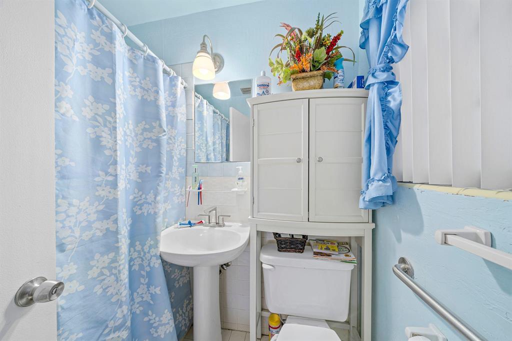 SEMINOLE MANOR 2 - Residential