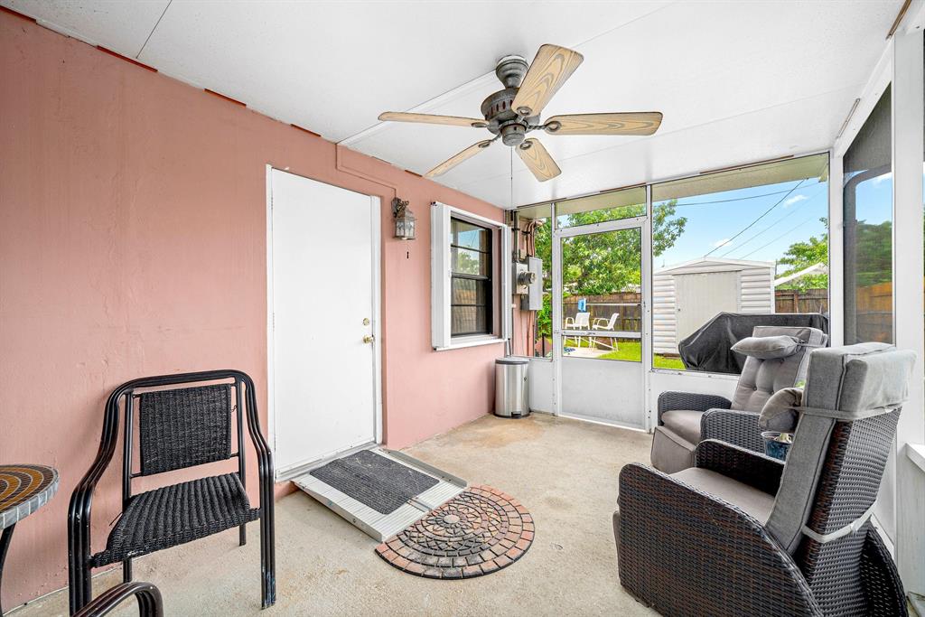 SEMINOLE MANOR 2 - Residential