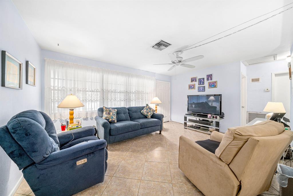 SEMINOLE MANOR 2 - Residential