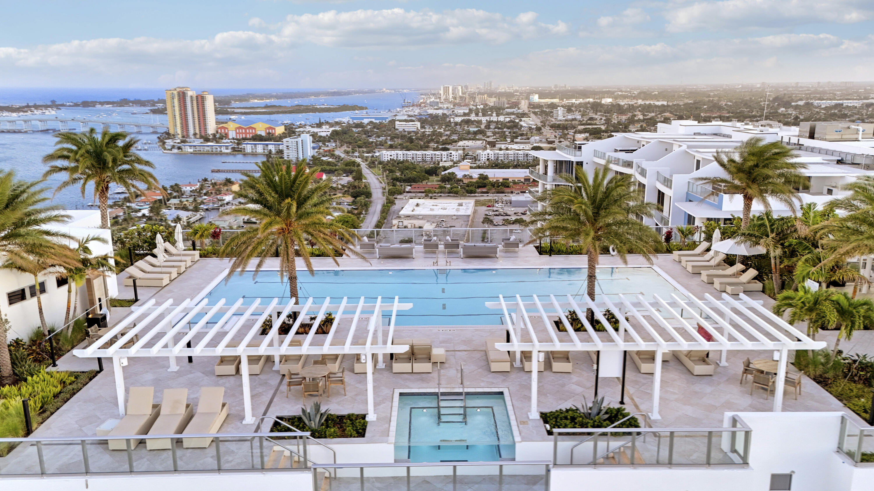 NAUTILUS 220 CONDO - Residential