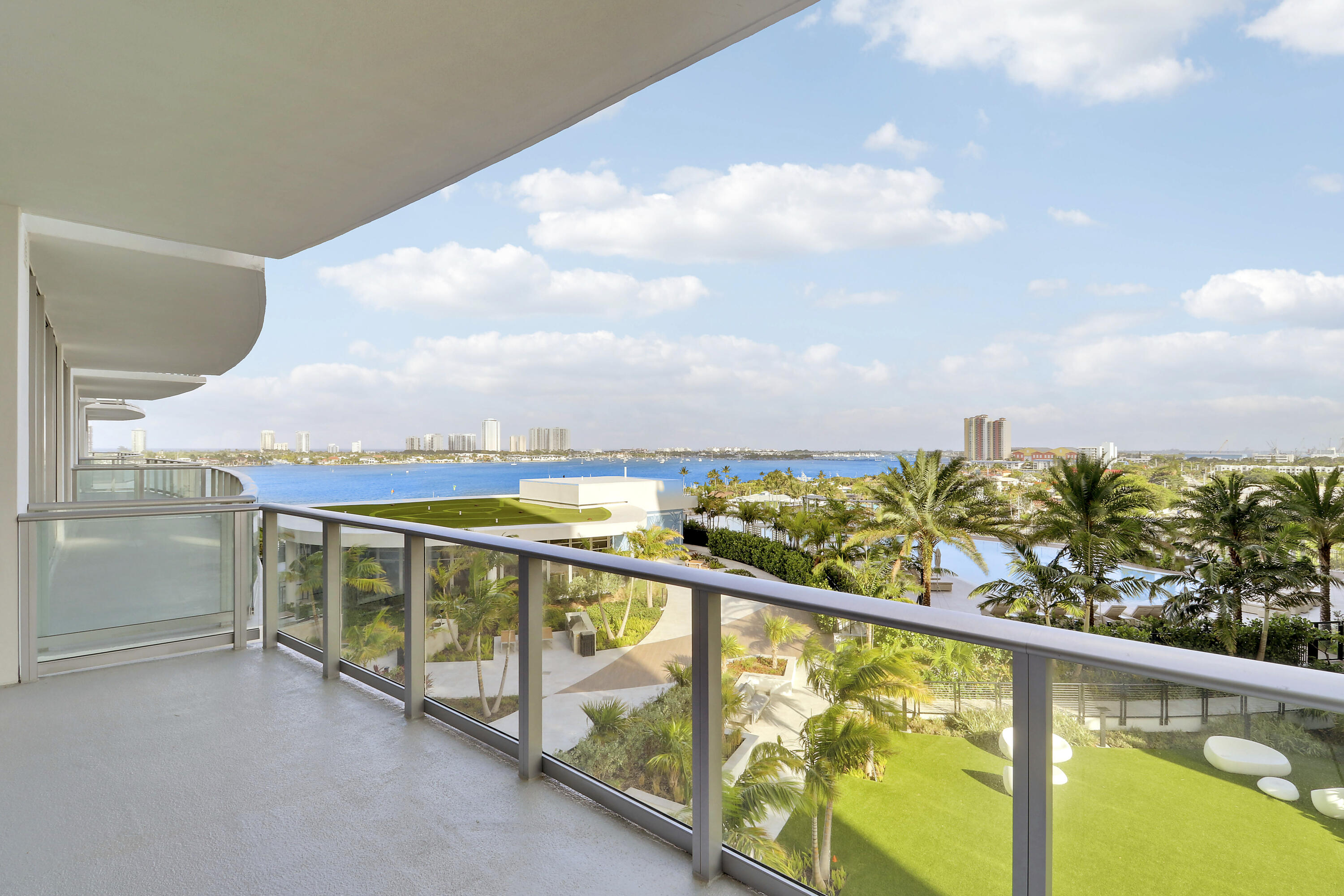 NAUTILUS 220 CONDO - Residential