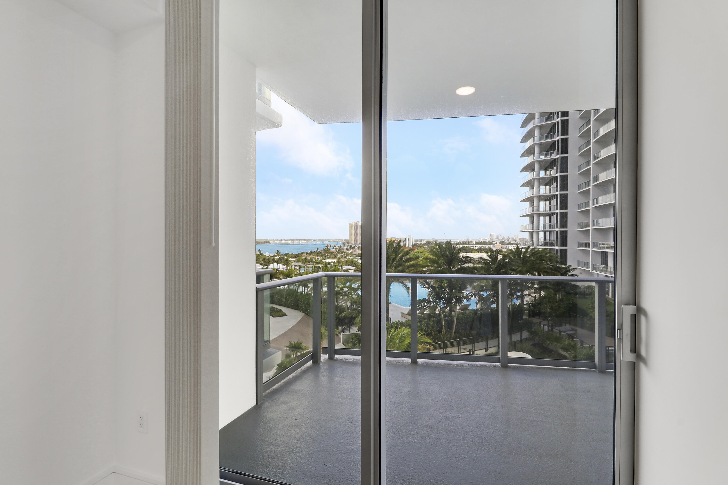 NAUTILUS 220 CONDO - Residential