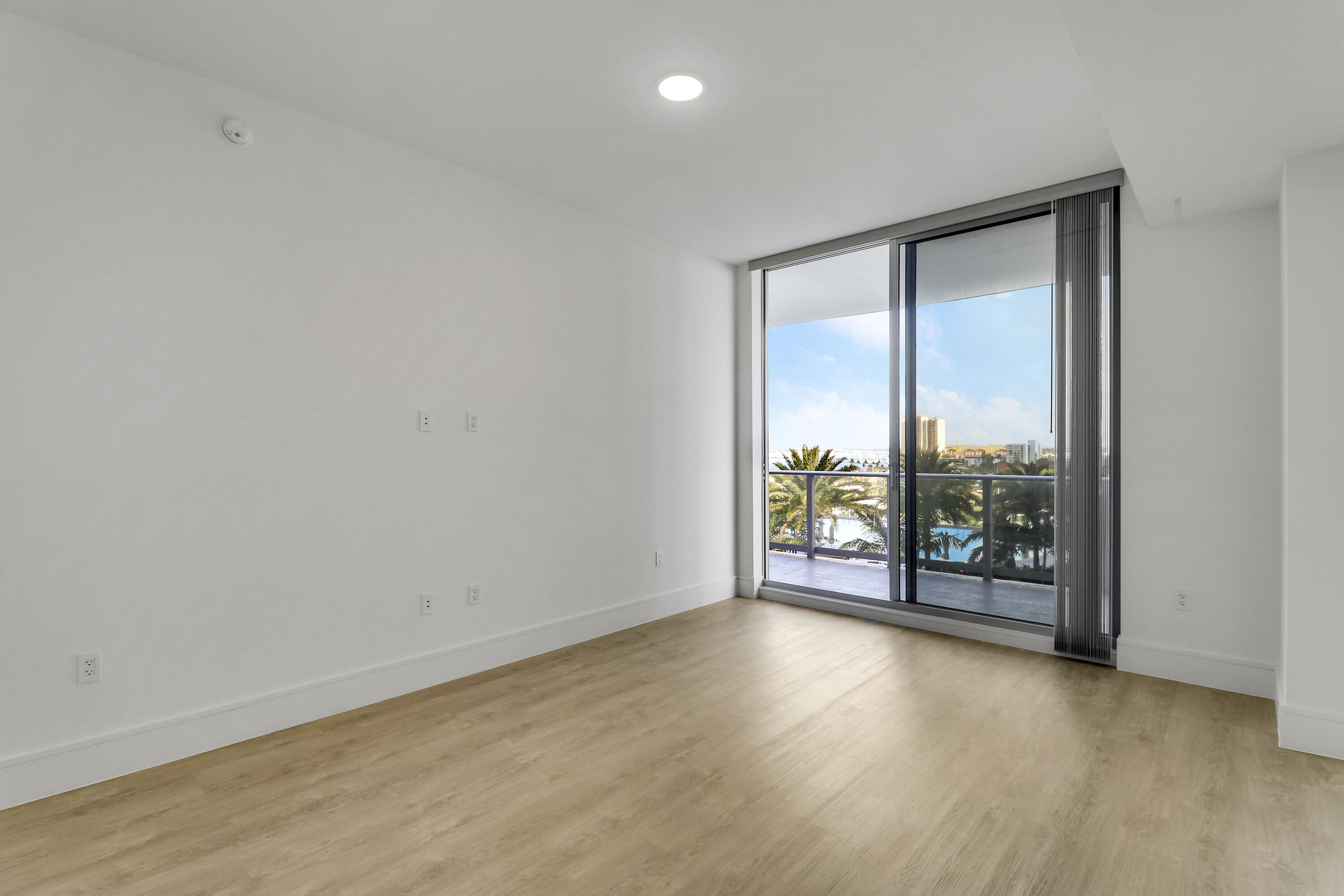 NAUTILUS 220 CONDO - Residential