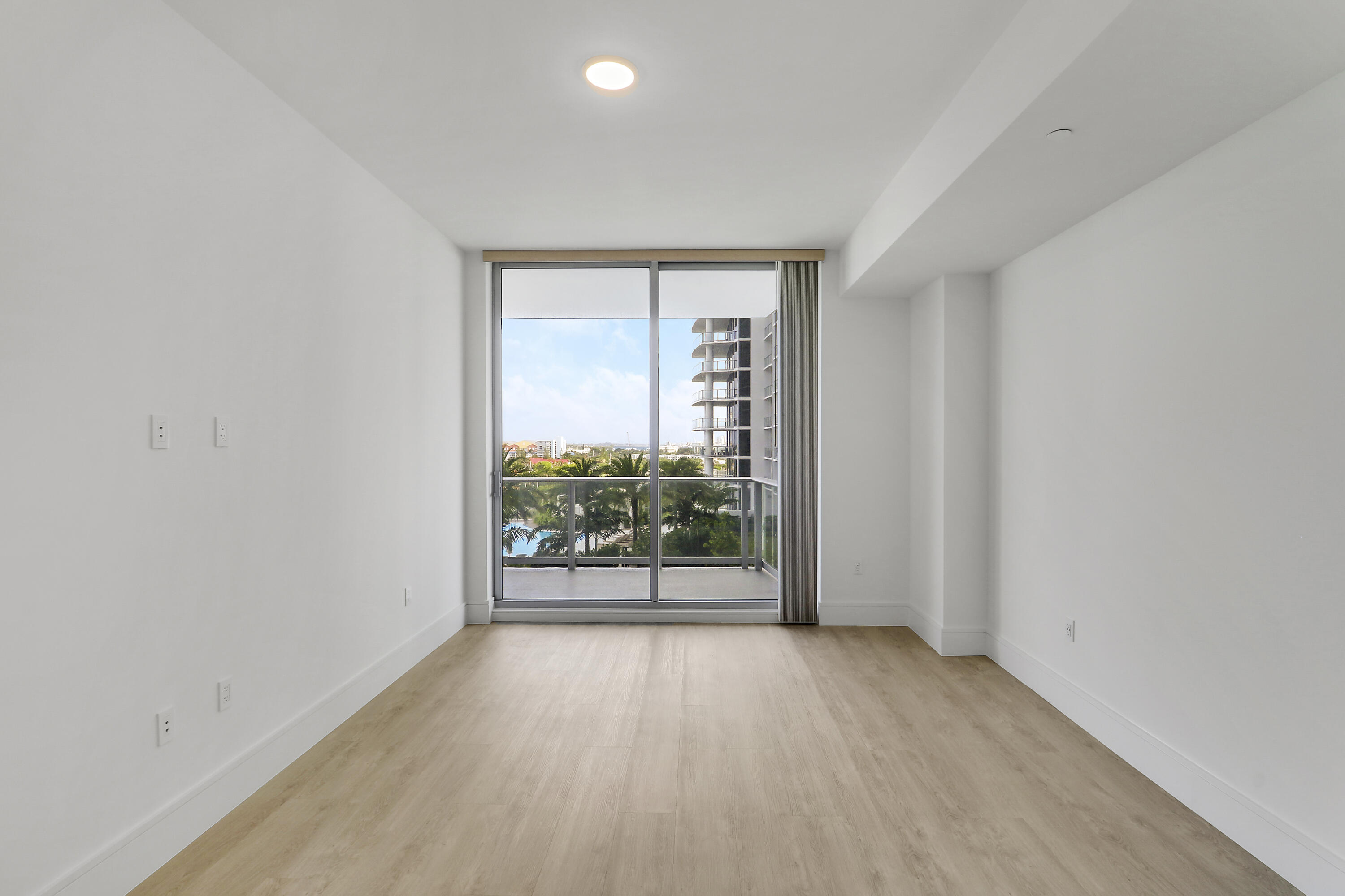 NAUTILUS 220 CONDO - Residential