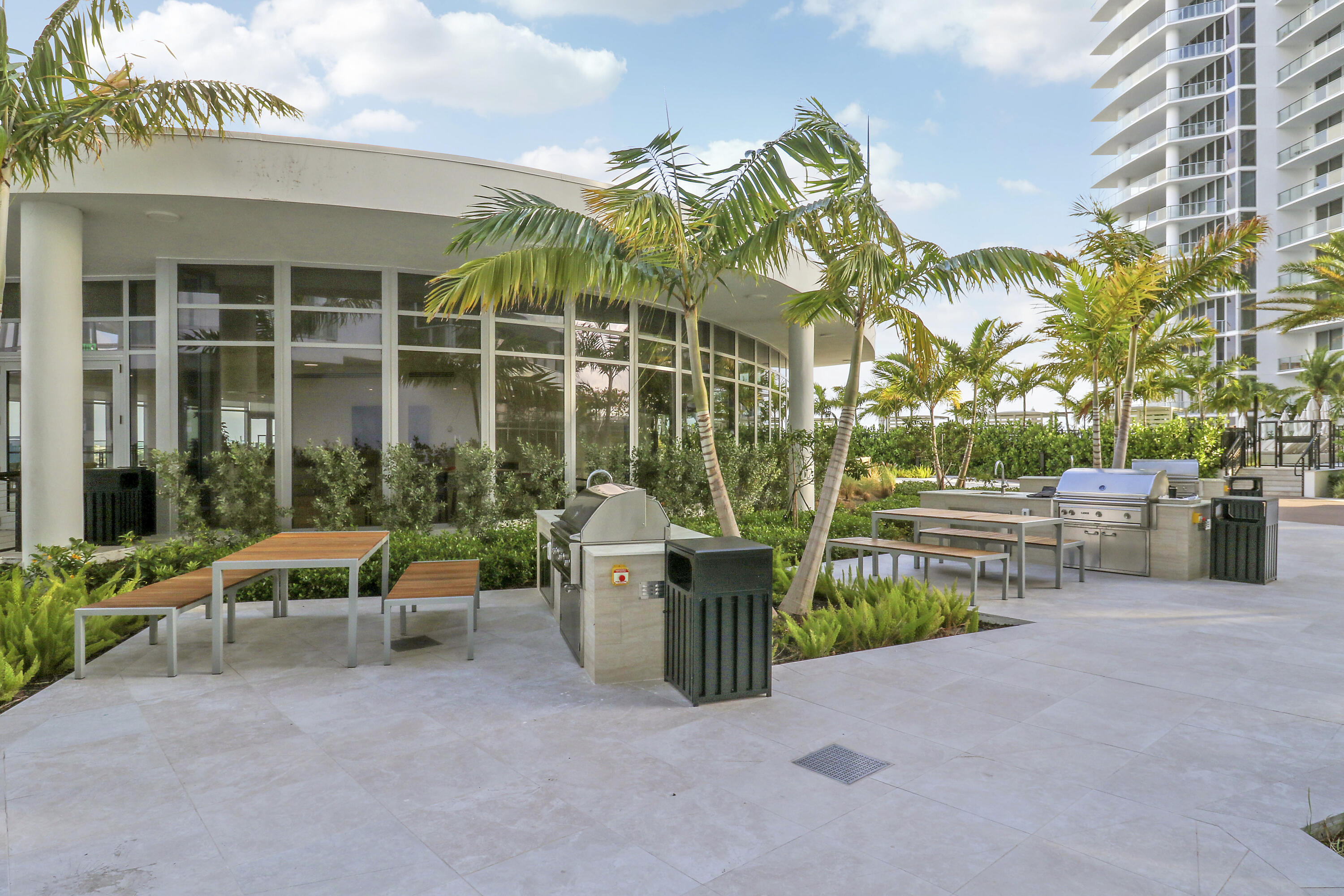 NAUTILUS 220 CONDO - Residential