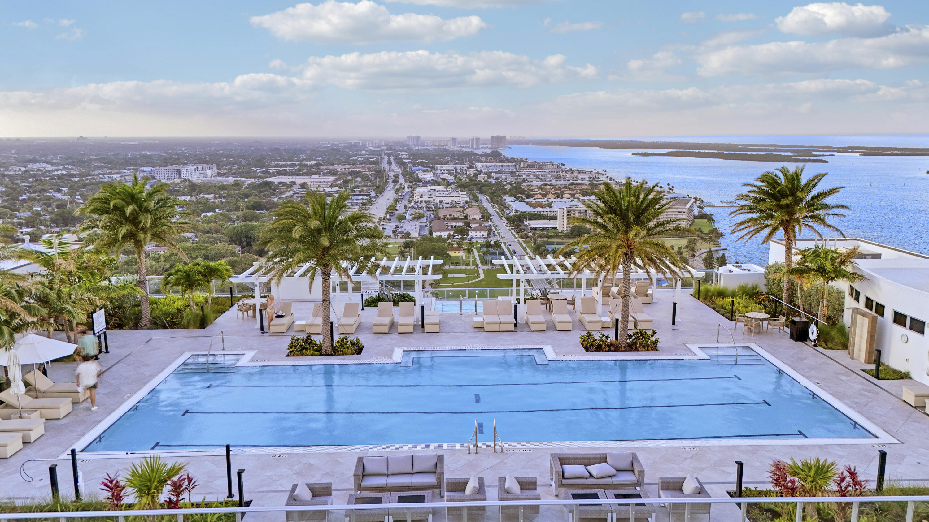 NAUTILUS 220 CONDO - Residential