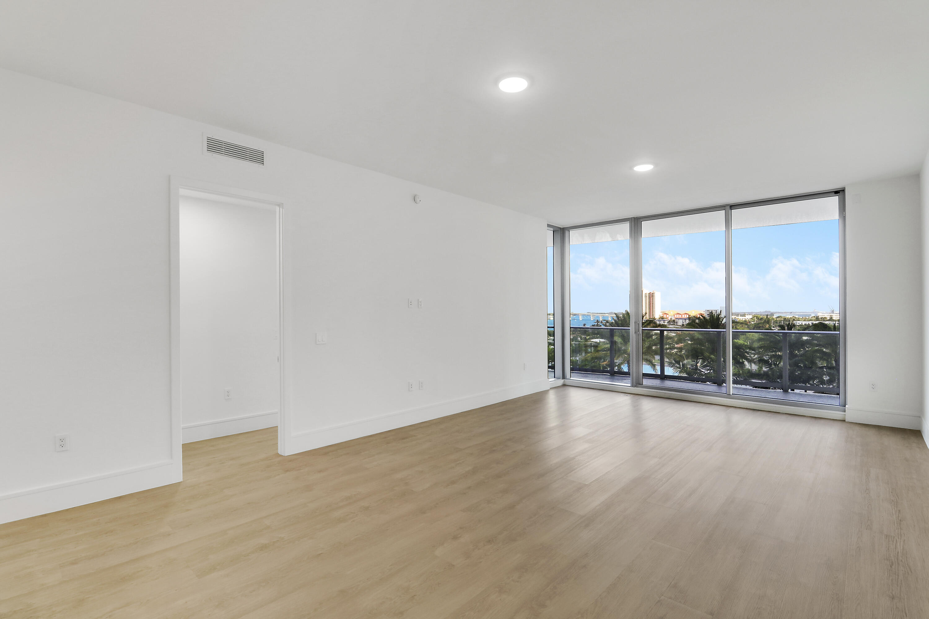 NAUTILUS 220 CONDO - Residential