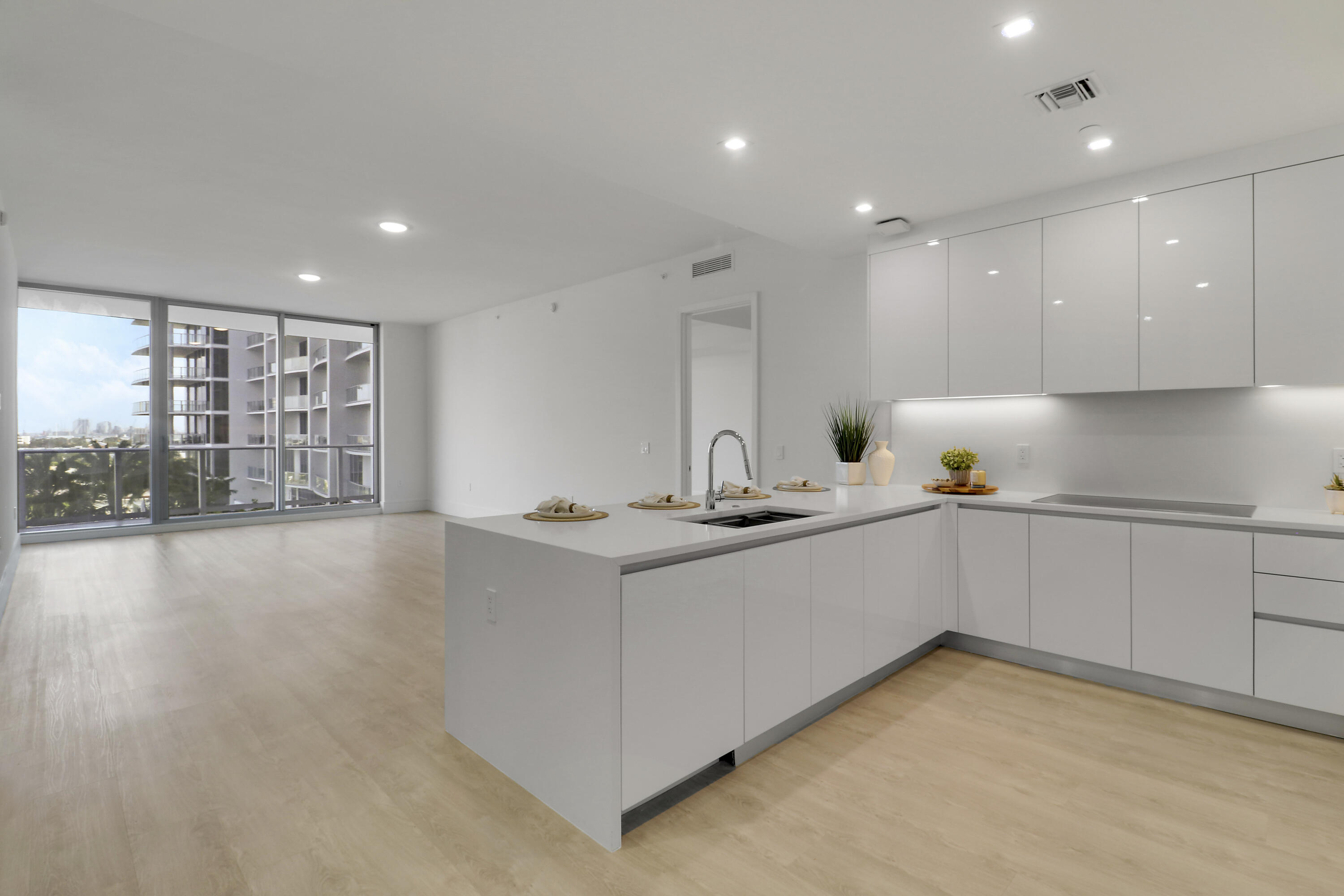 NAUTILUS 220 CONDO - Residential