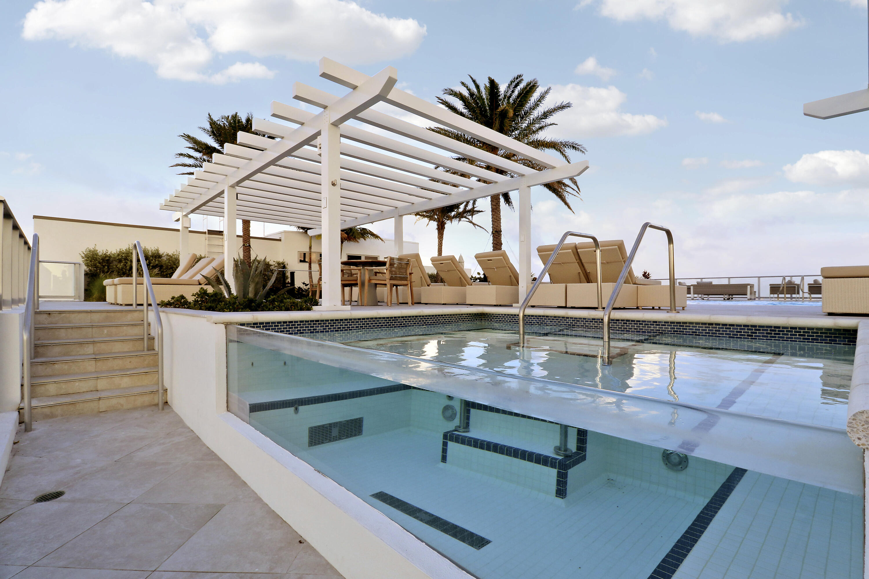 NAUTILUS 220 CONDO - Residential