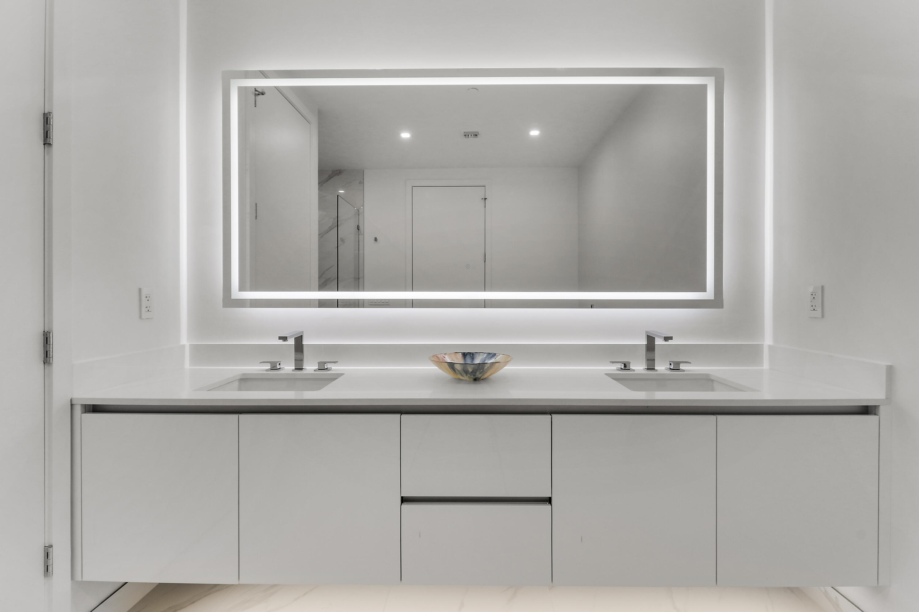 NAUTILUS 220 CONDO - Residential