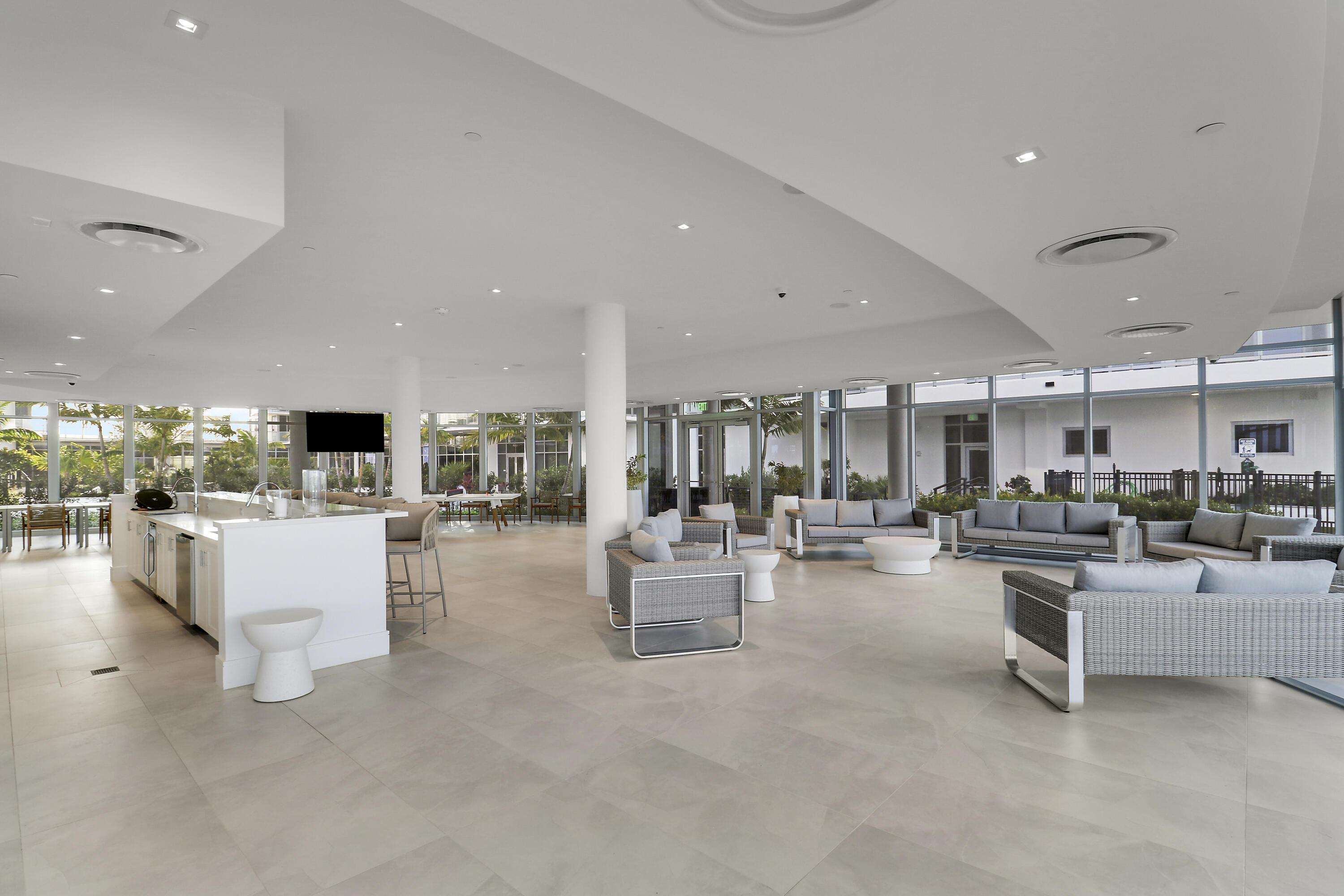 NAUTILUS 220 CONDO - Residential