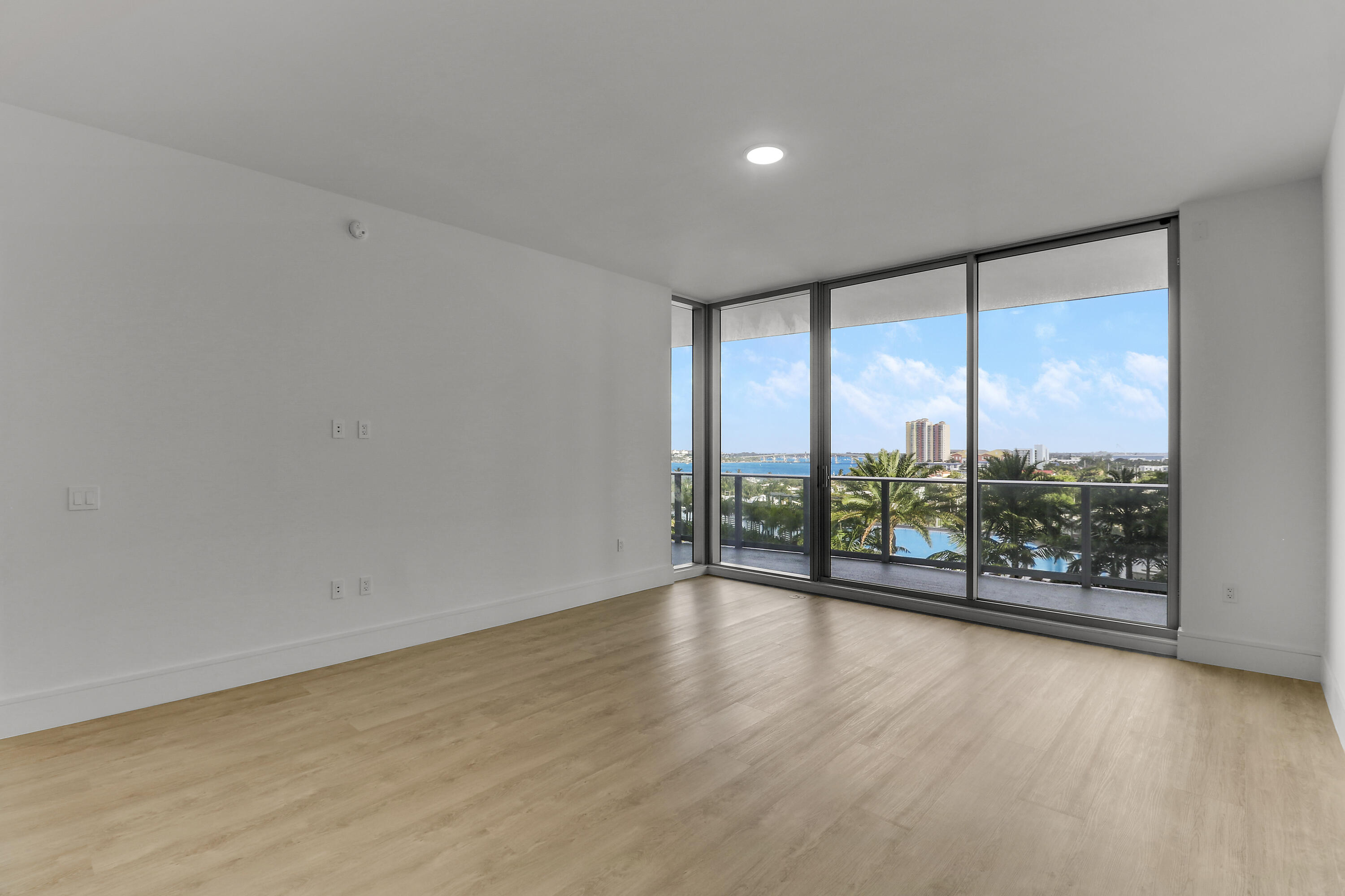 NAUTILUS 220 CONDO - Residential