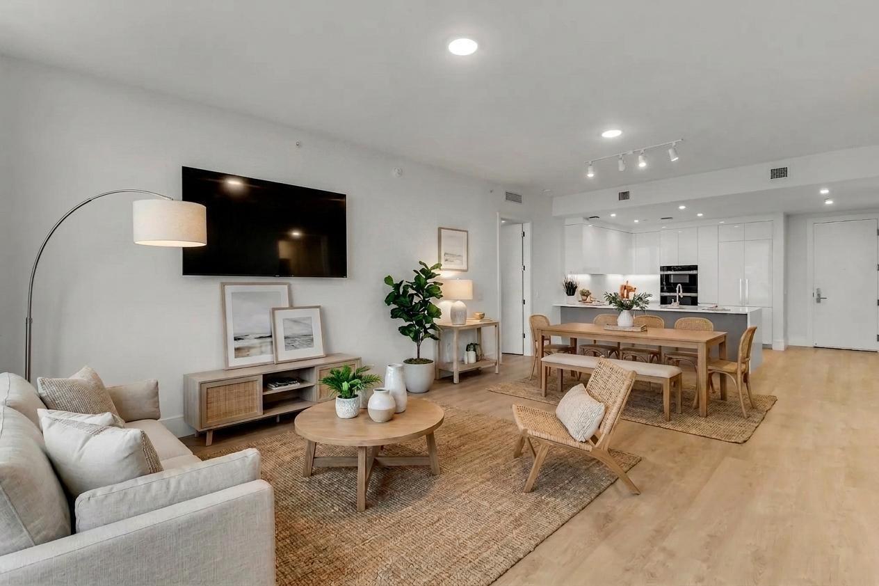 NAUTILUS 220 CONDO - Residential