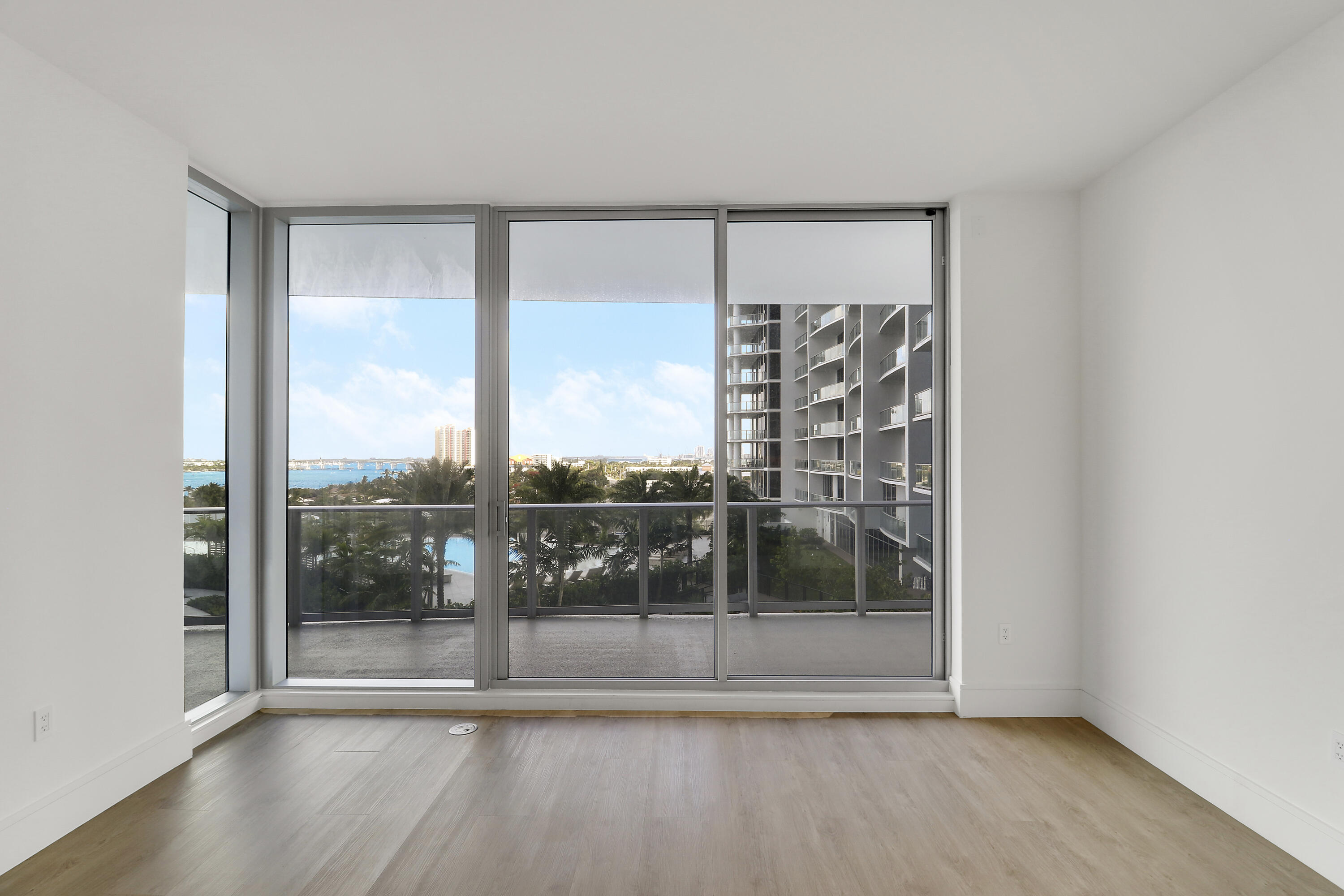 NAUTILUS 220 CONDO - Residential