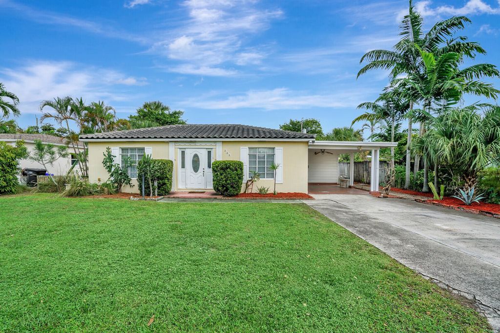 Photo of 325 Glenn Road, West Palm Beach, FL 33405 (MLS # R11015120)