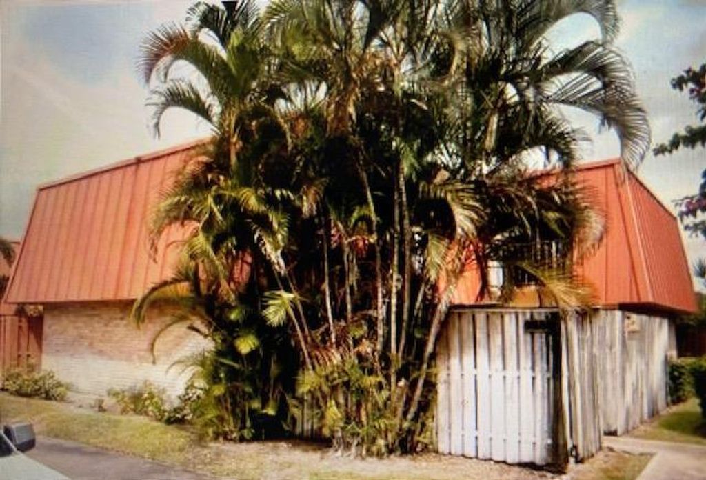 Photo of 3343 Meridian Way N #Apt B, Palm Beach Gardens, FL 33410 (MLS # R10714381)