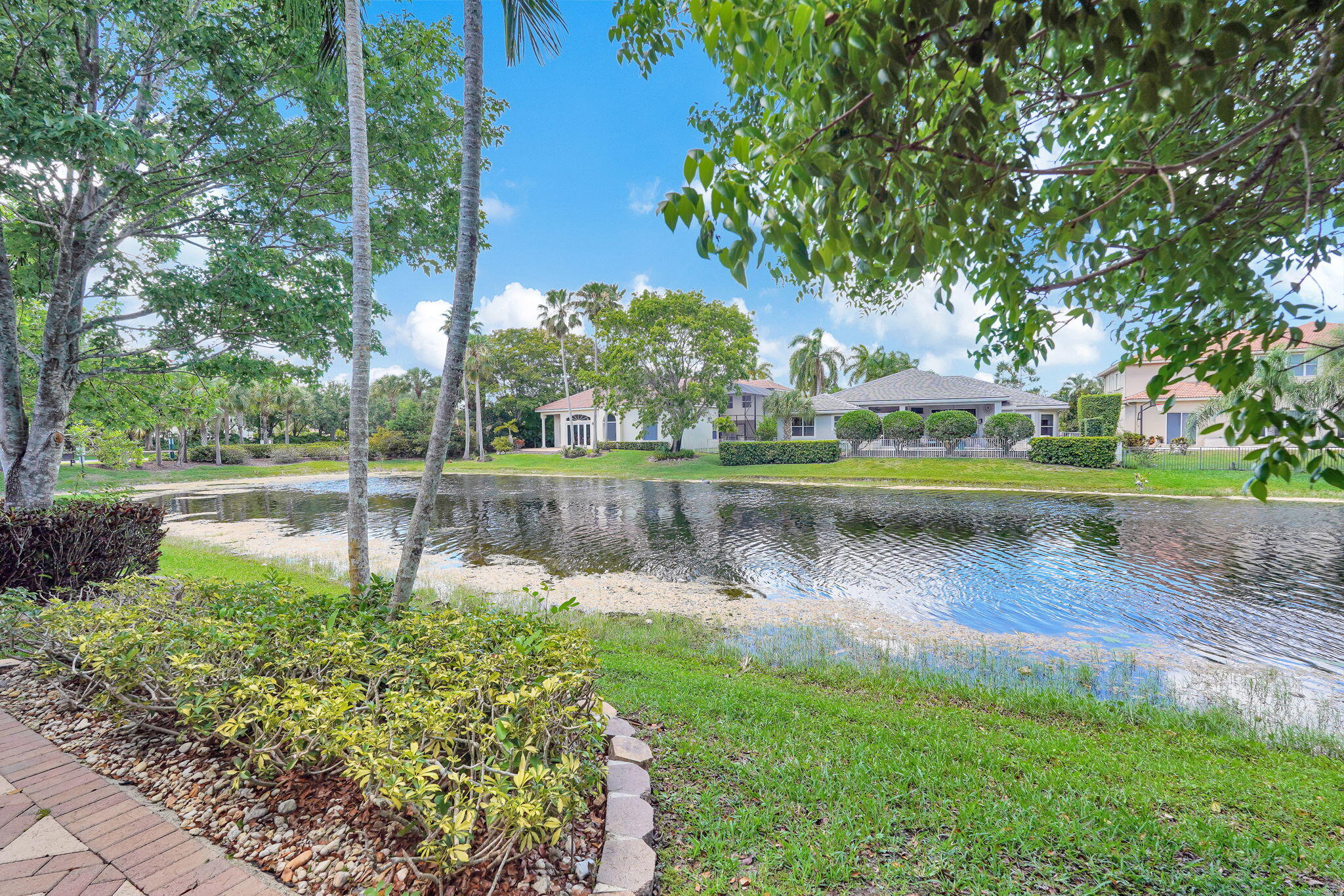 L'Hermitage : HERON BAY THREE - Residential