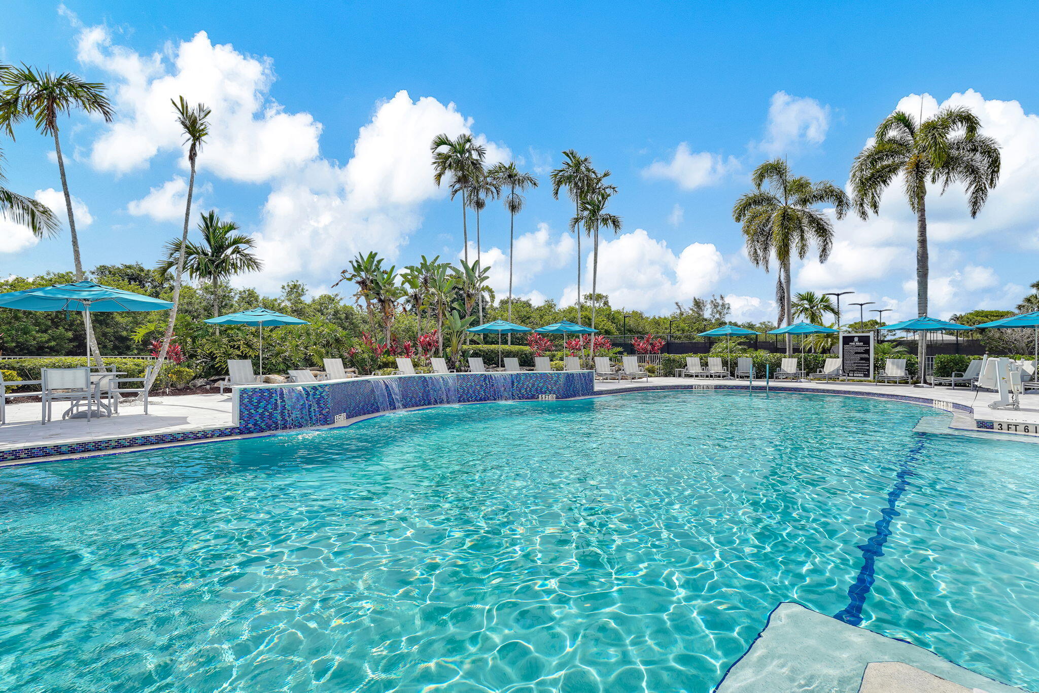 L'Hermitage : HERON BAY THREE - Residential