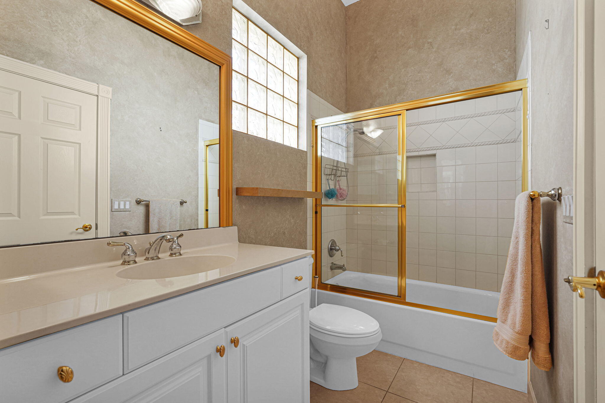 L'Hermitage : HERON BAY THREE - Residential