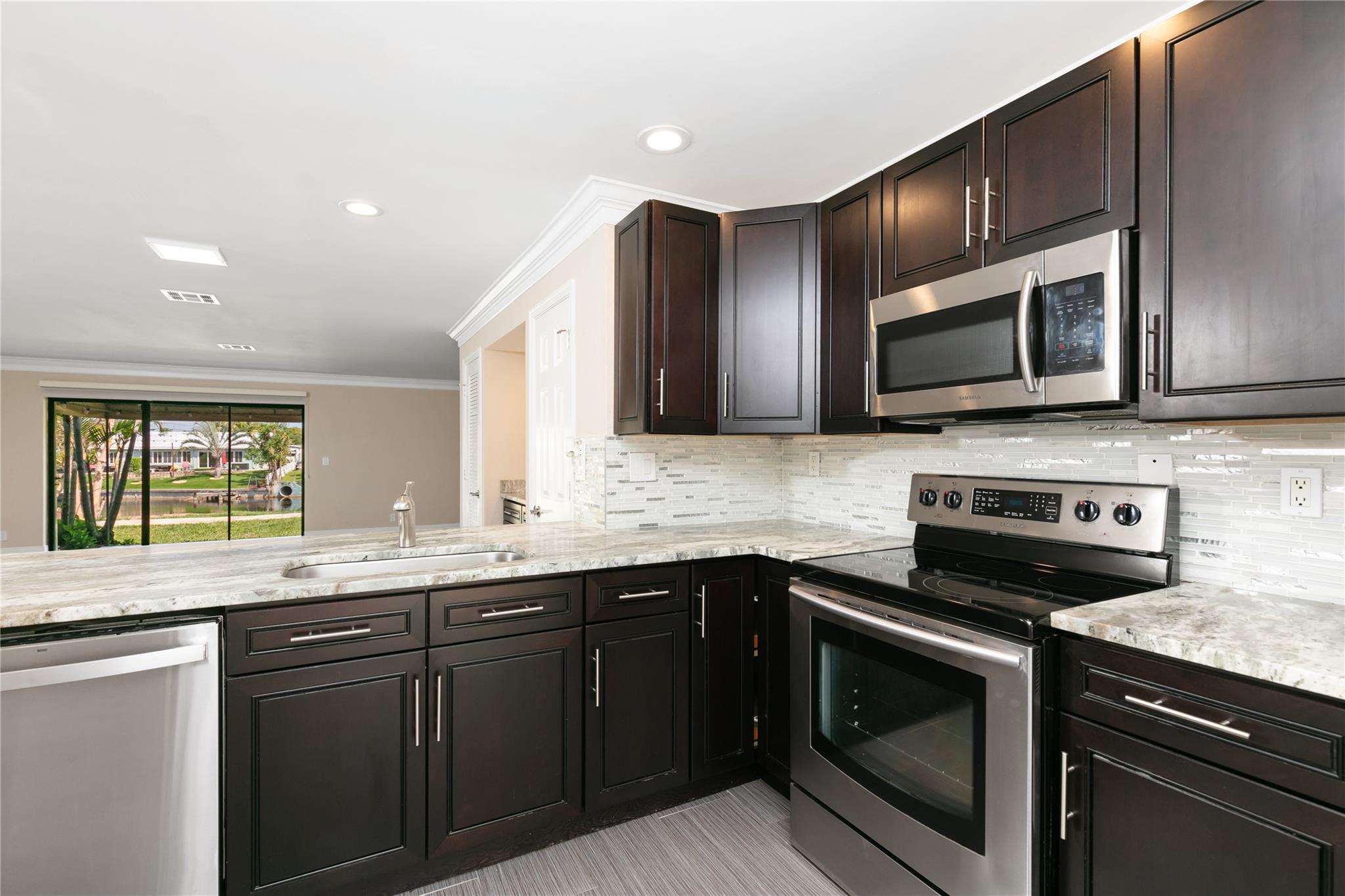 455 N Canal Point 108