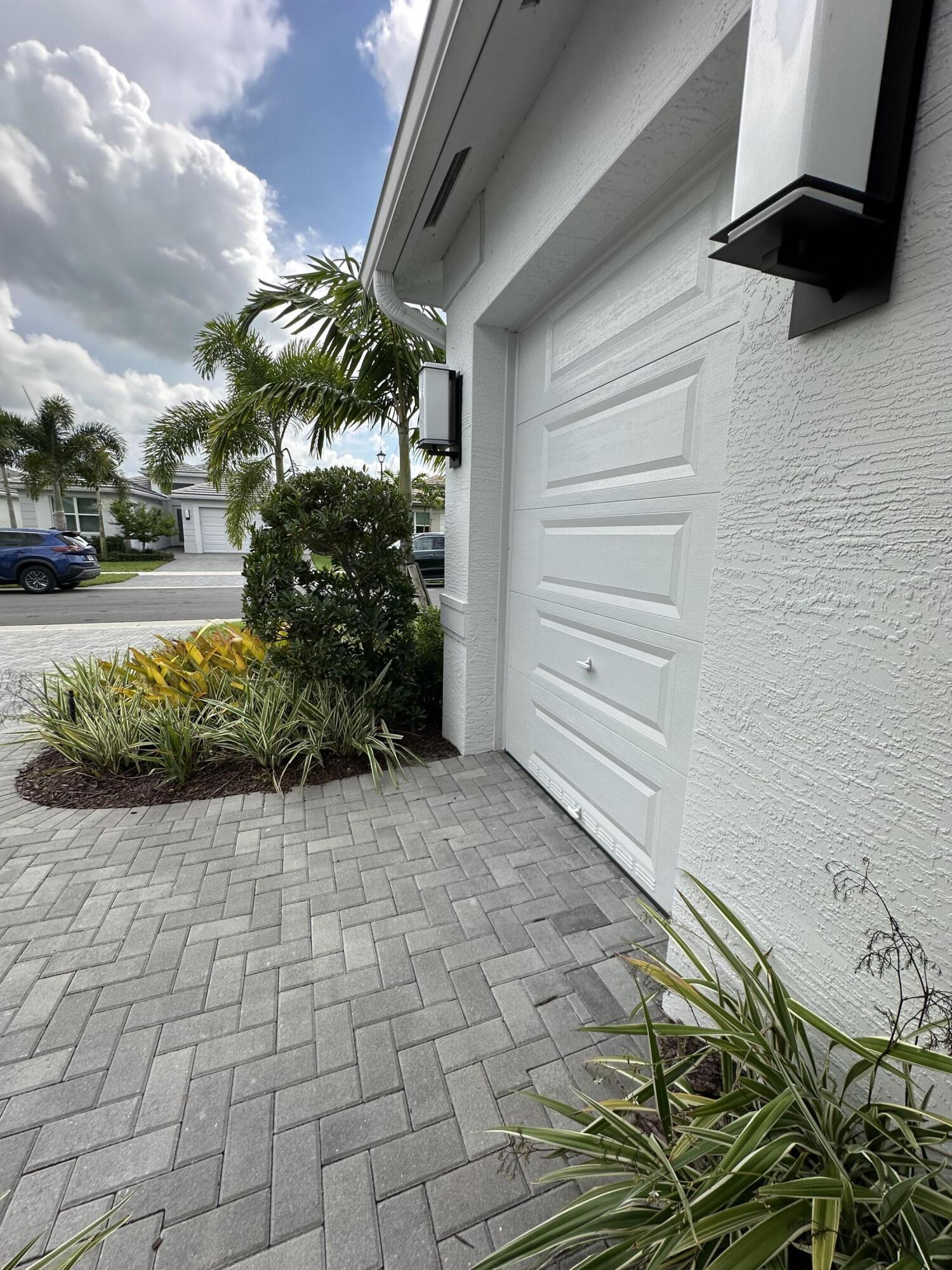 RIVERLAND PARCEL C - PLAT EIGHT - Residential Lease