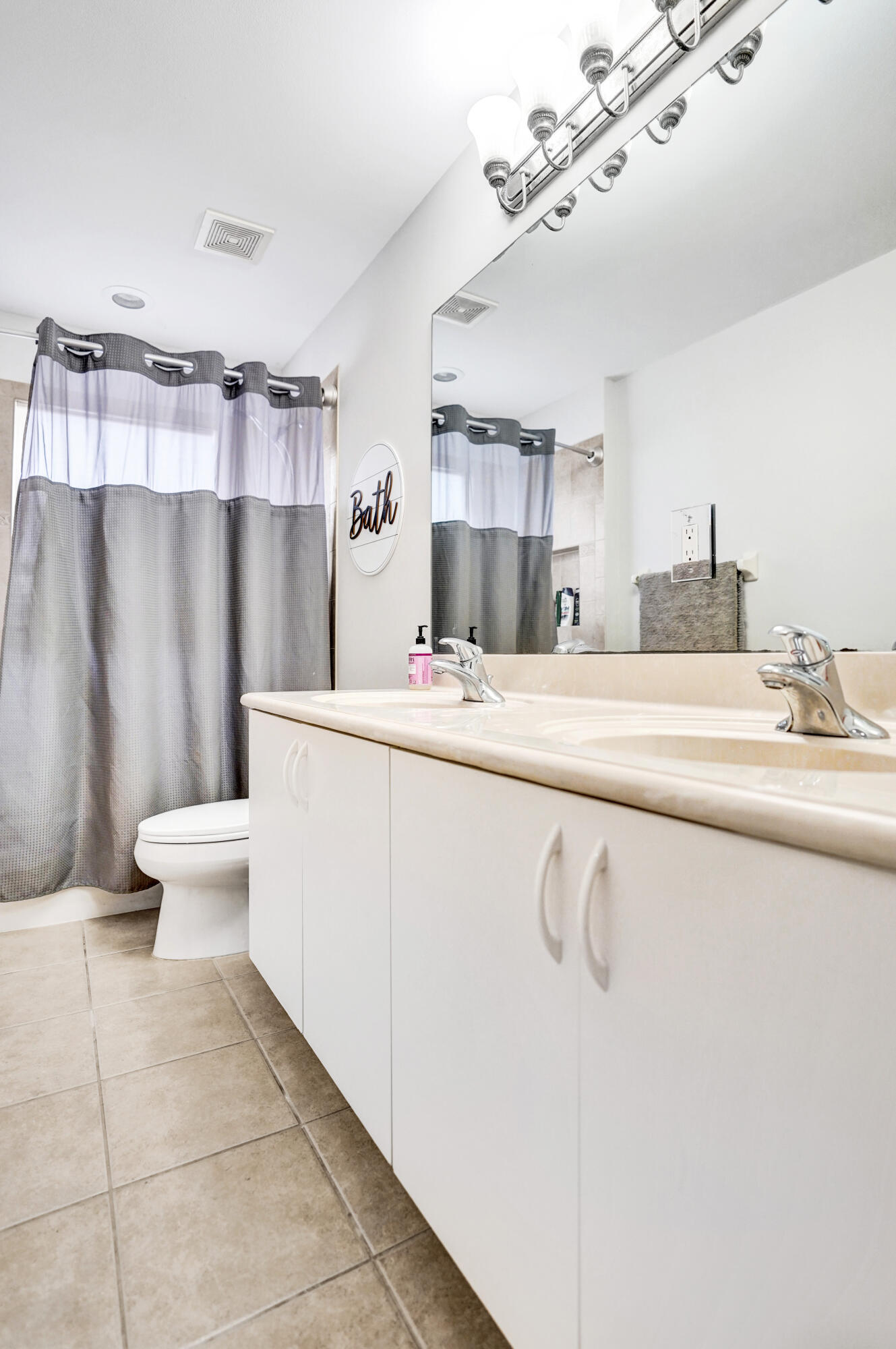 CANYON ISLES 1 - Residential Lease